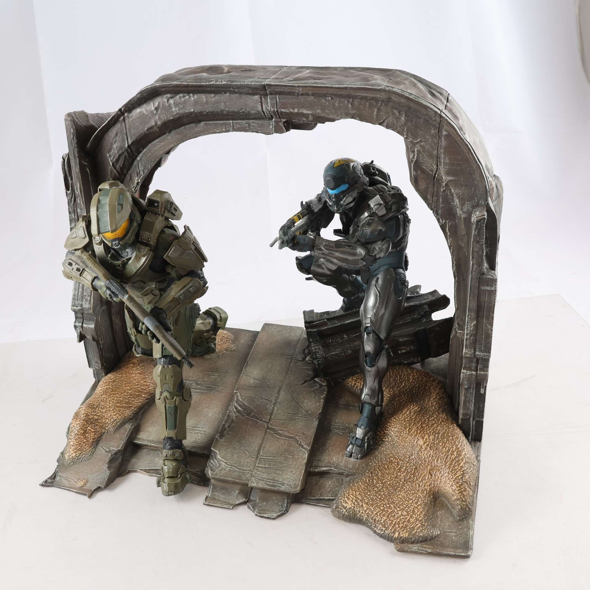 Figurer, Halo-5, 2st, stor mod. Samfraktas ej.
