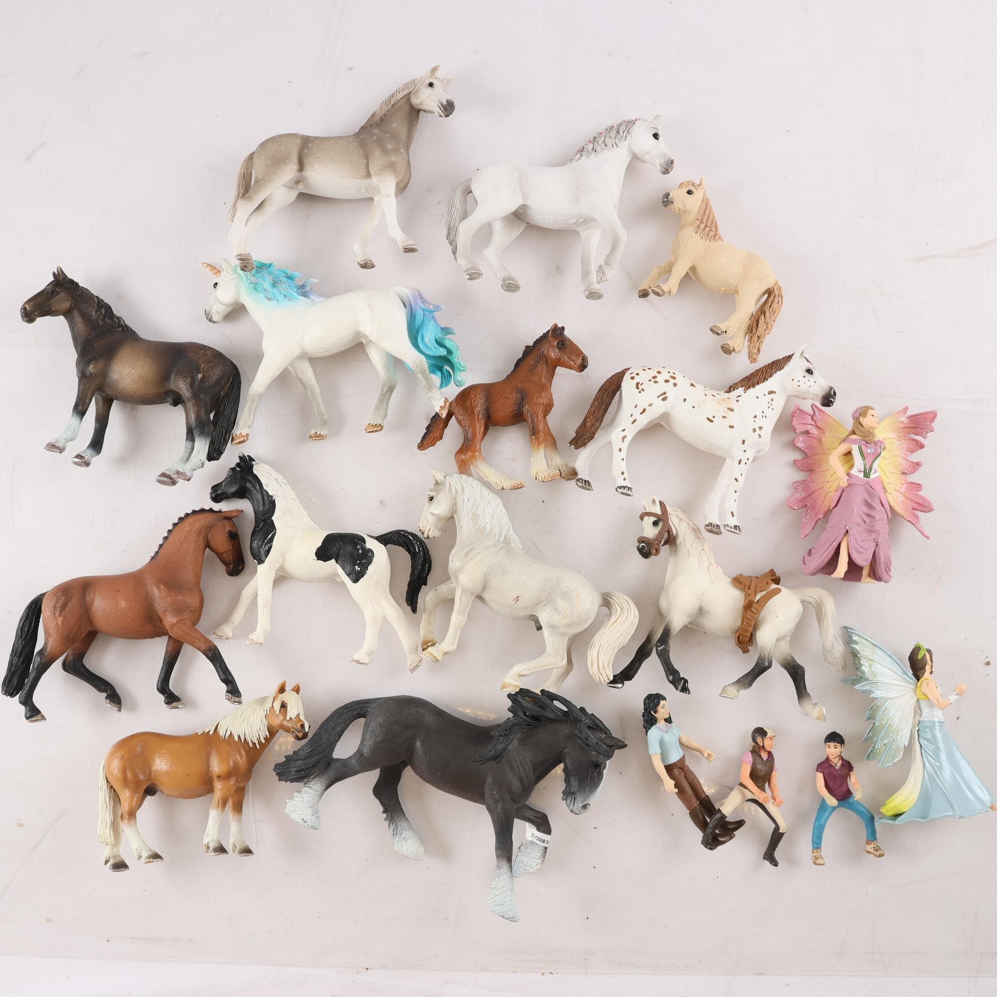 Hästar, Schleich,blandat med figurer.