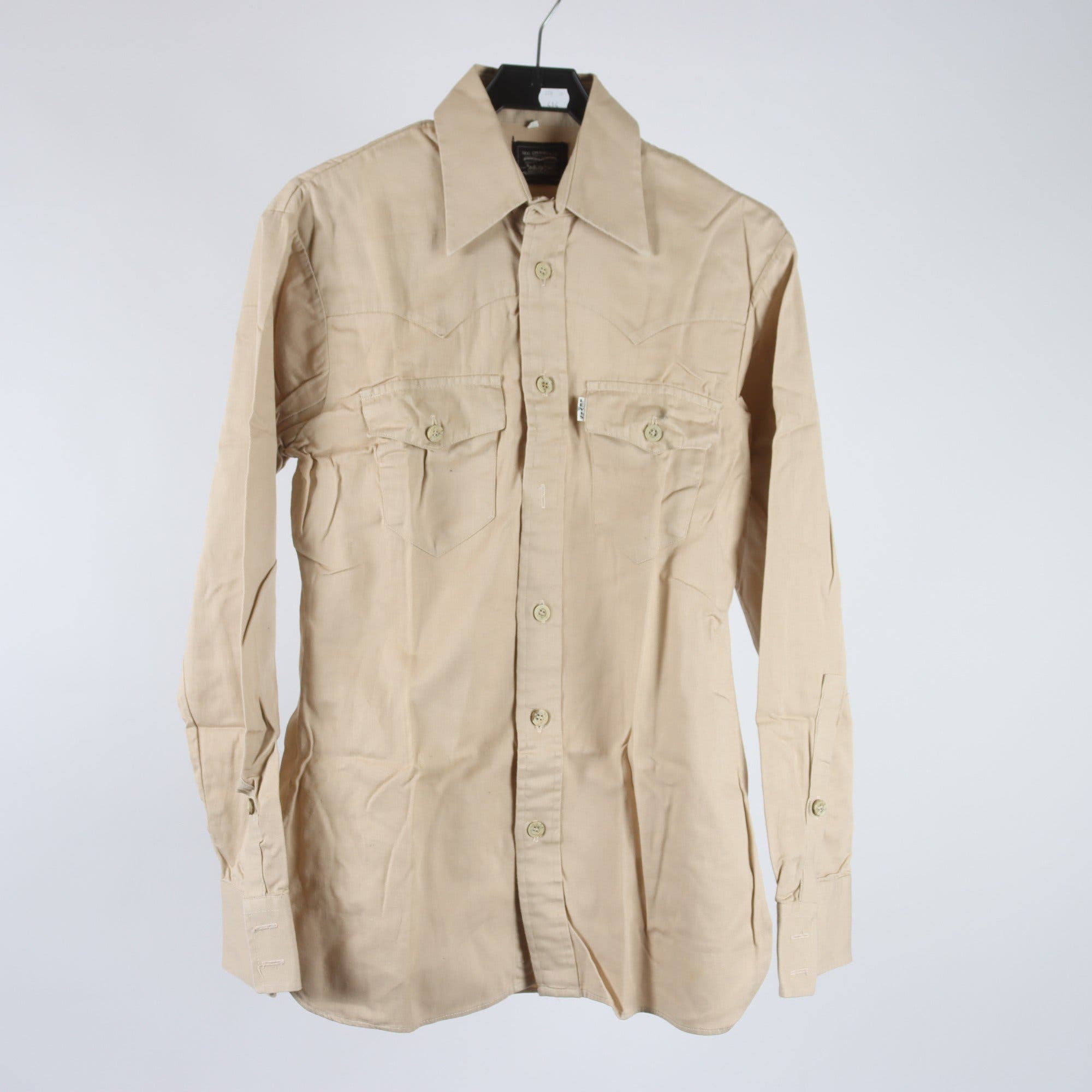 Skjorta, Levis, brun, stl. 41.