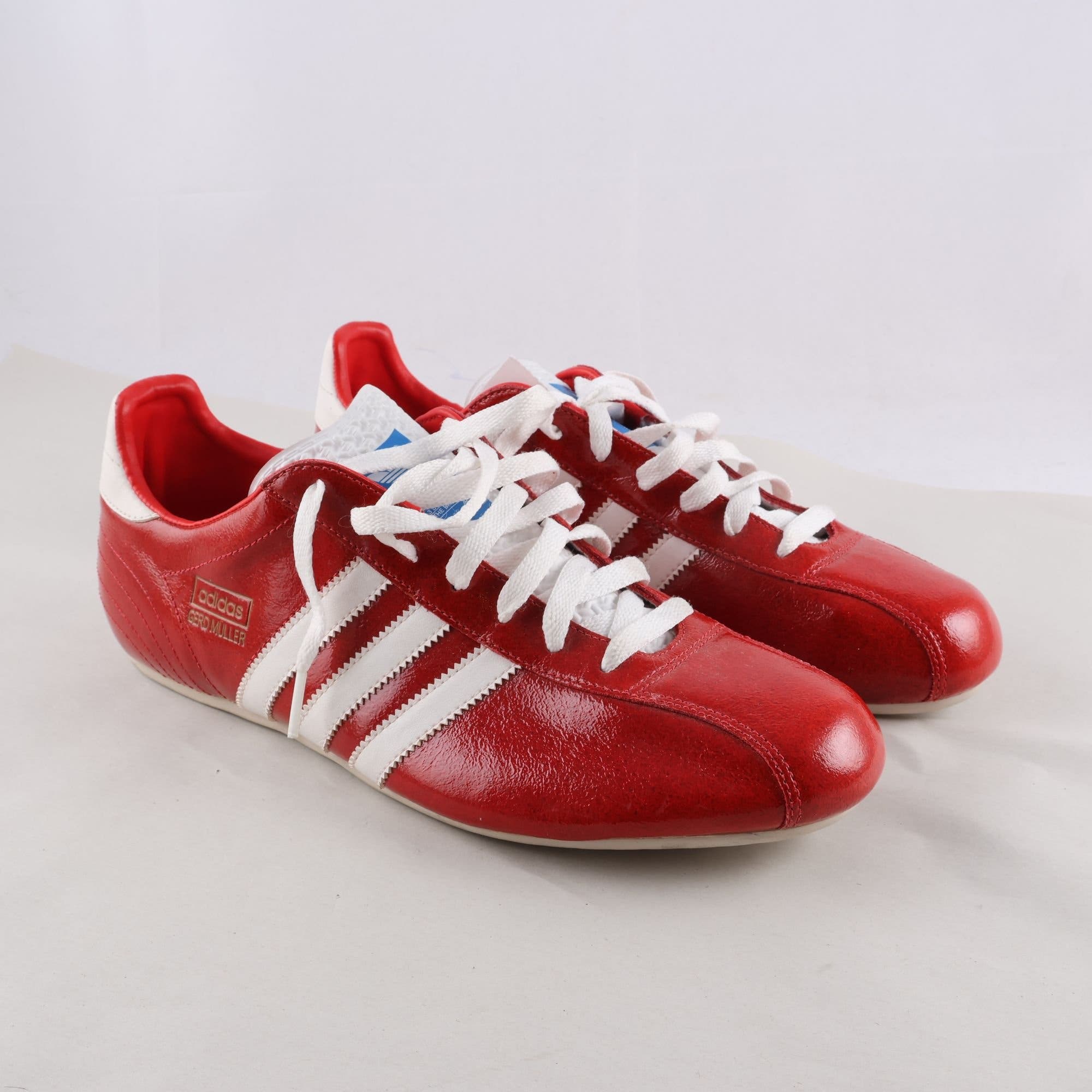 Sneakers, Adidas, vit, röd, stl. US 10 1/2.
