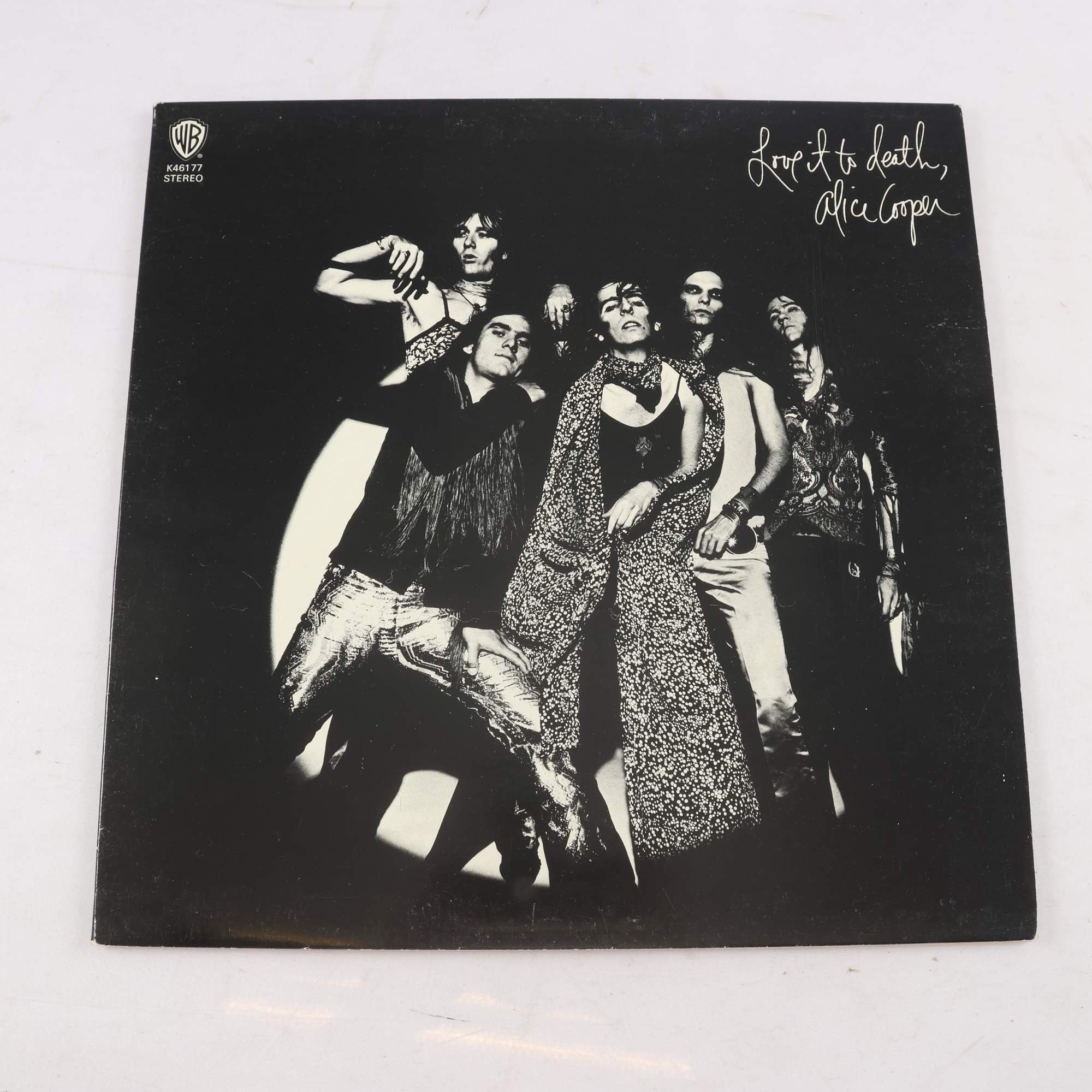 LP Alice Cooper, Love It To Death