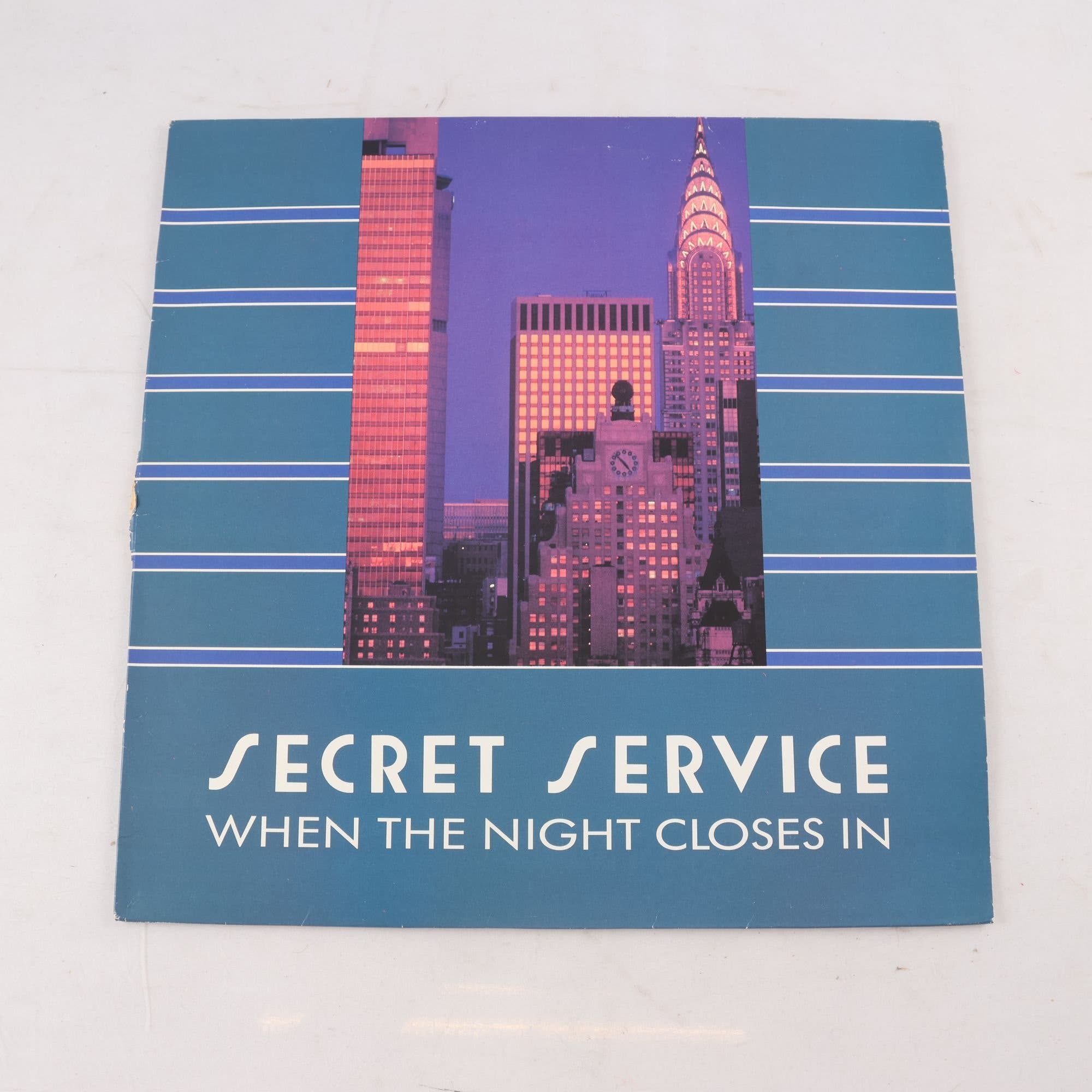 LP Secret Service, When The Night Closes In