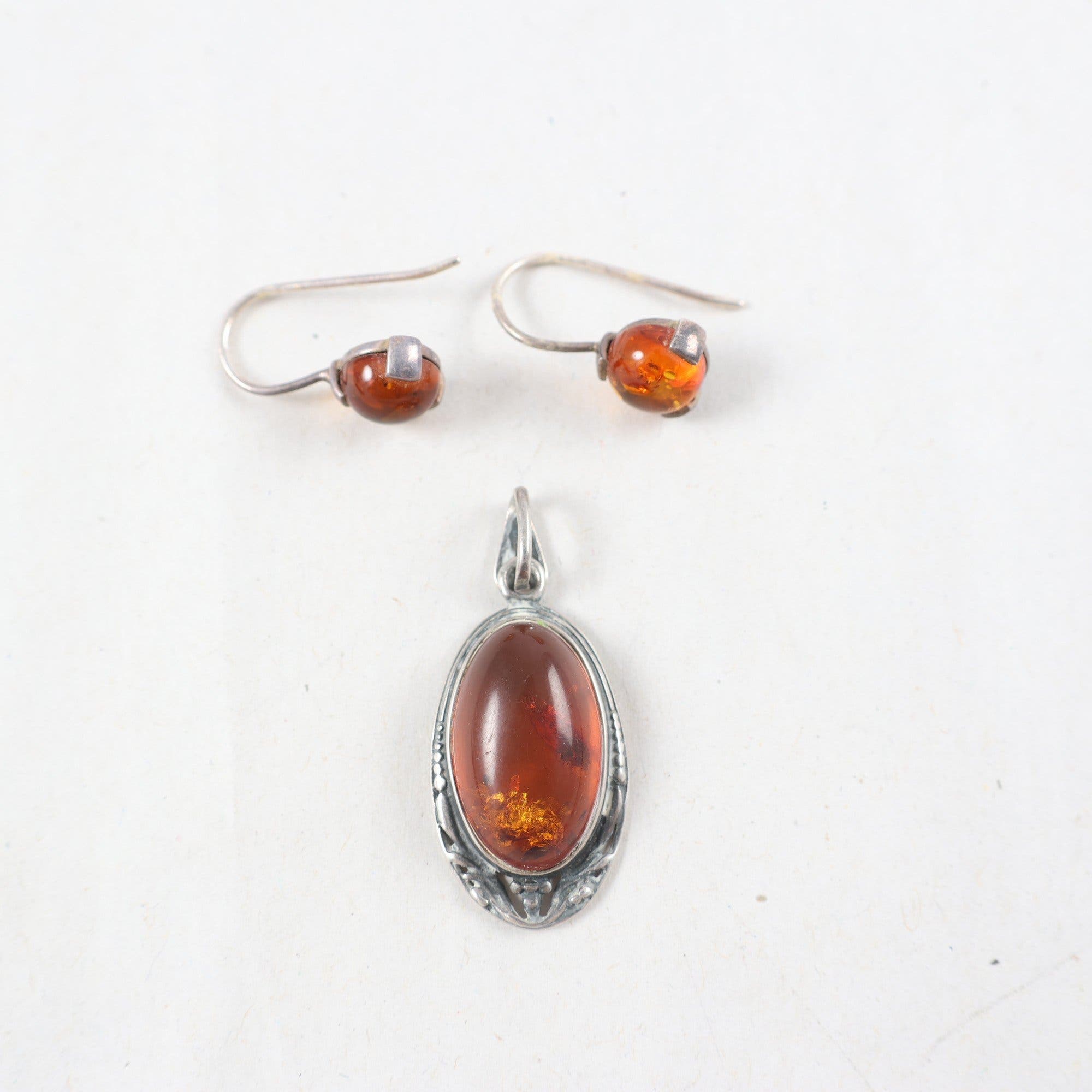 Set, silver & bärnsten