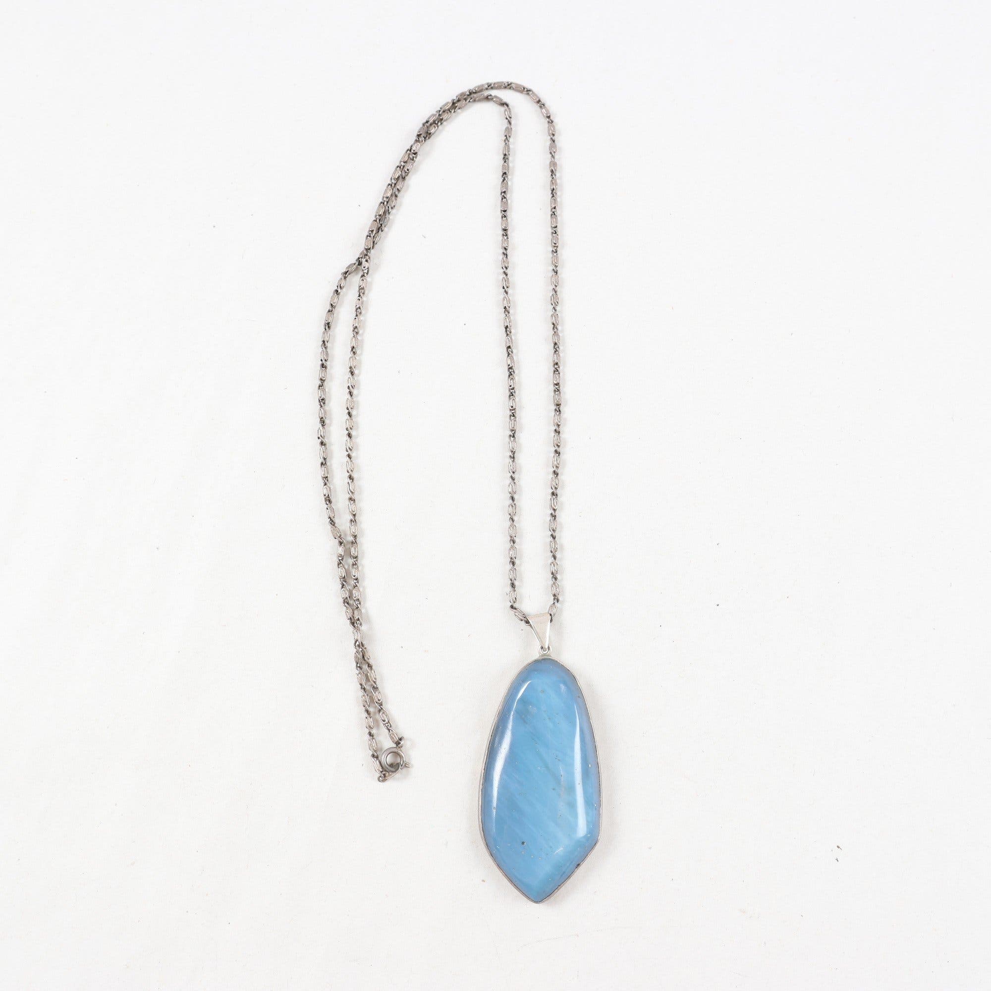 Halsband med hänge, silver