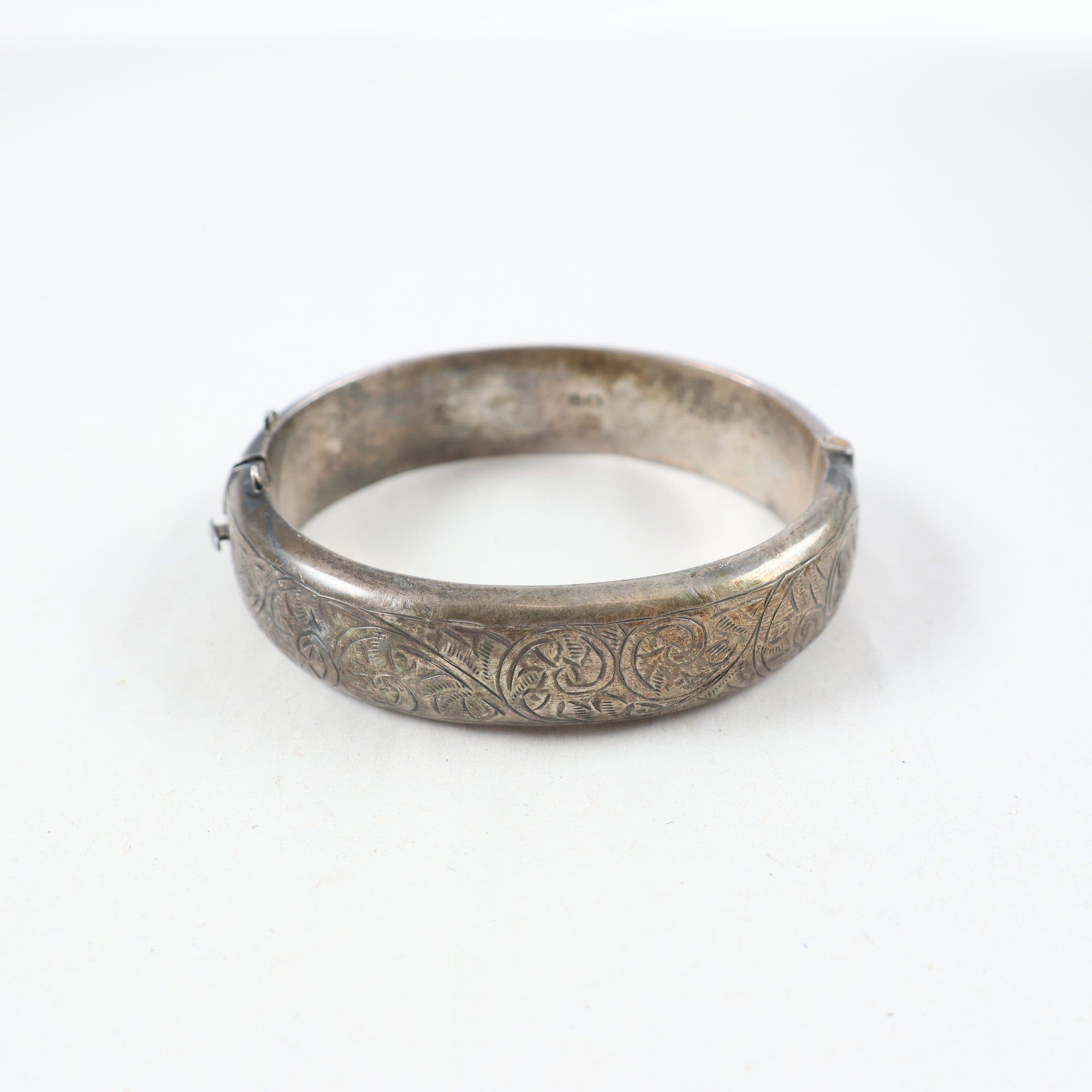 Armring, låsbar, silver, England, 1873