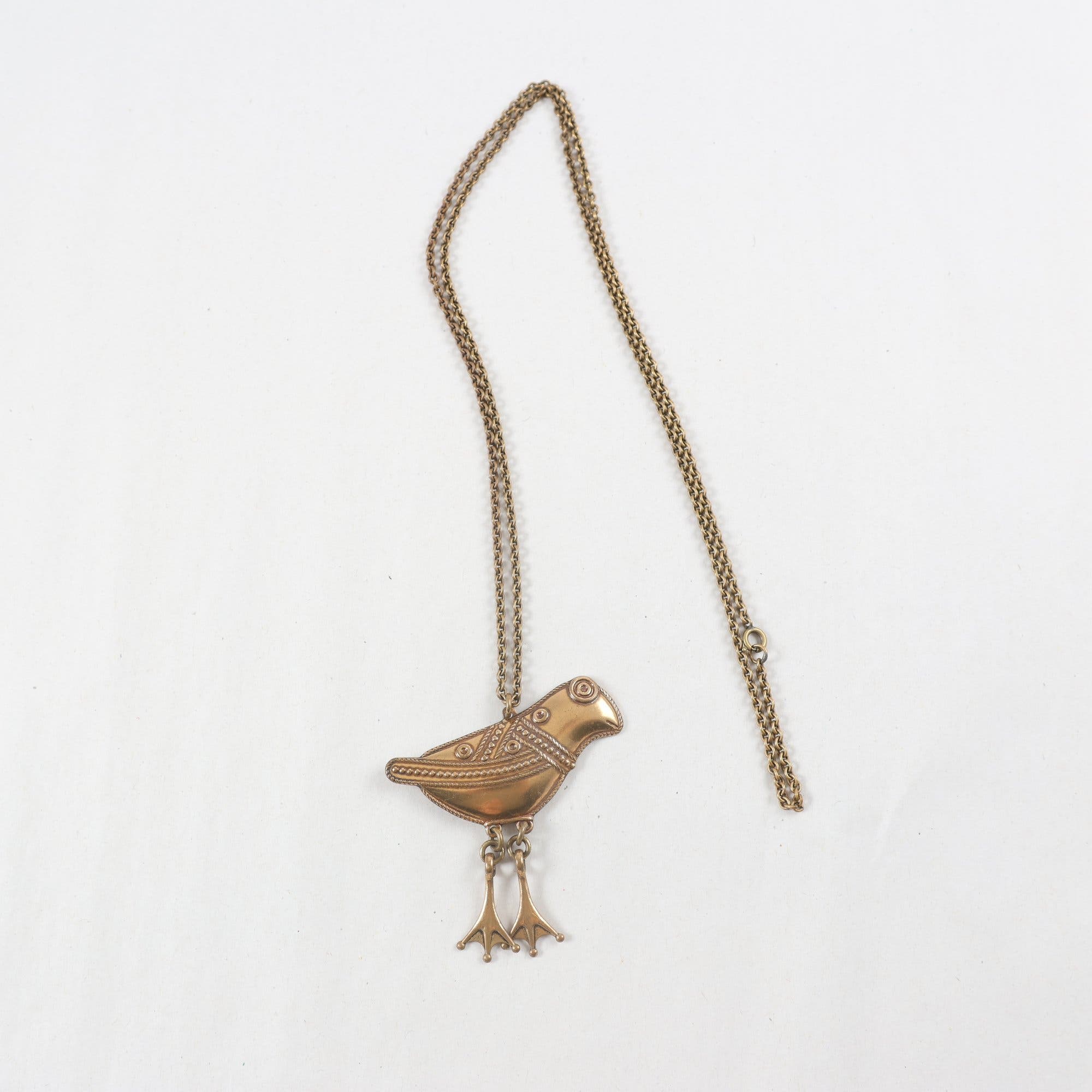 Halsband, hänge, brons, Hattulas Fågel, Kalevala