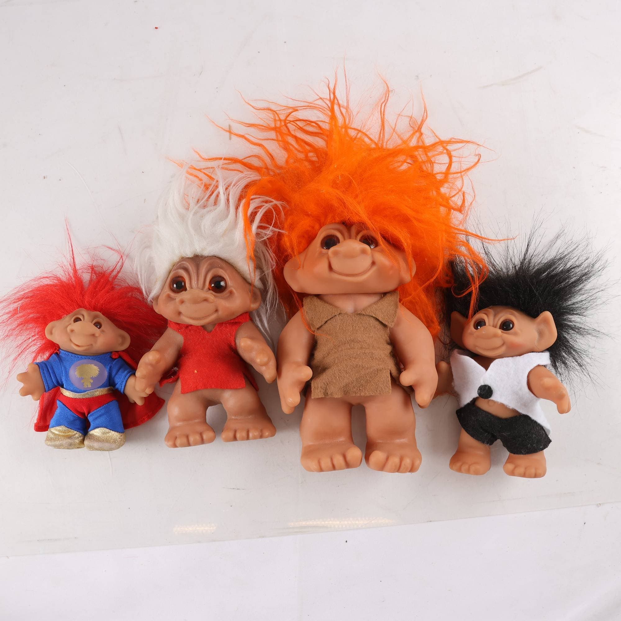 Dockor, Troll, thomas dam, 4st.
