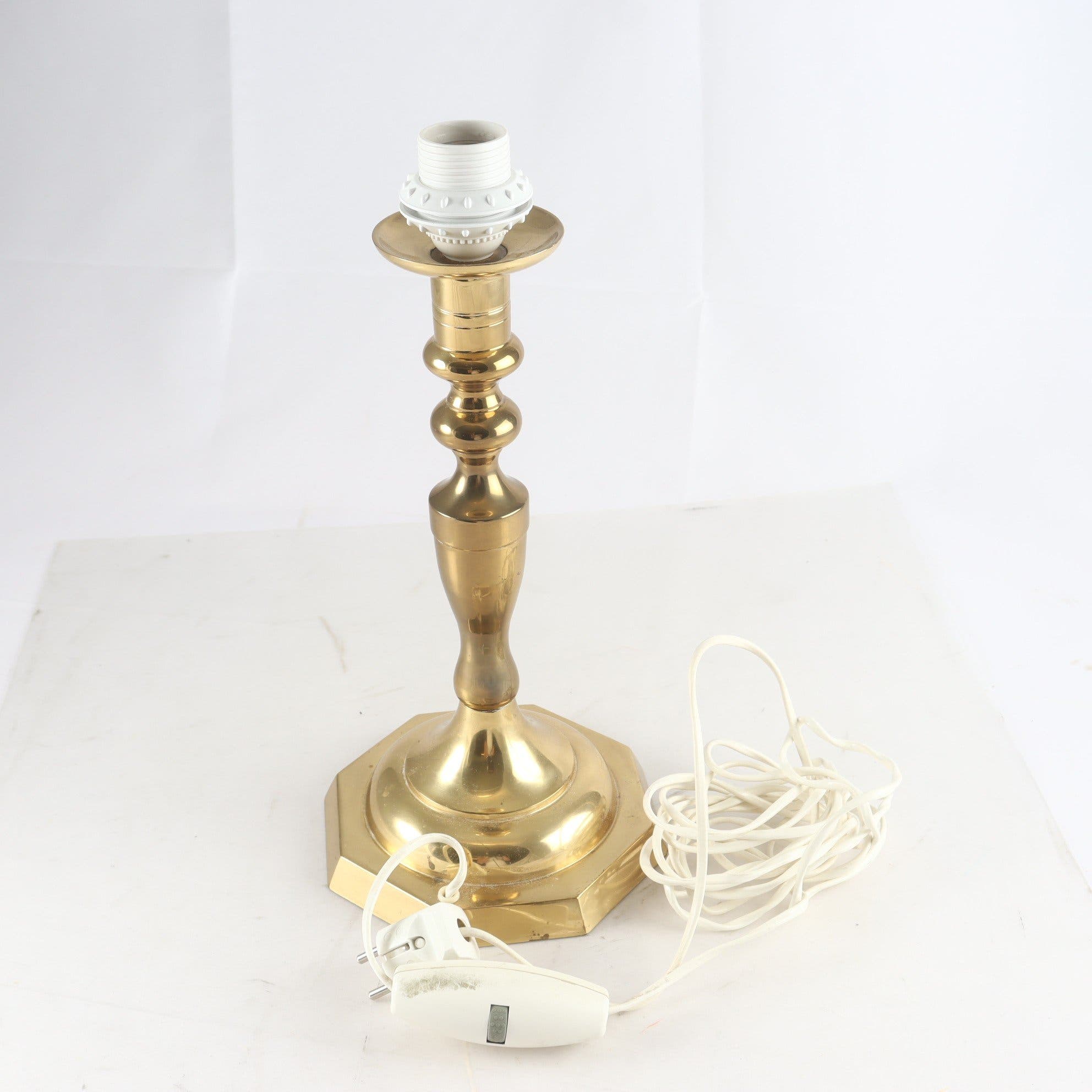 Bordslampa, Mässing, ABAB 60. Samfraktas ej.