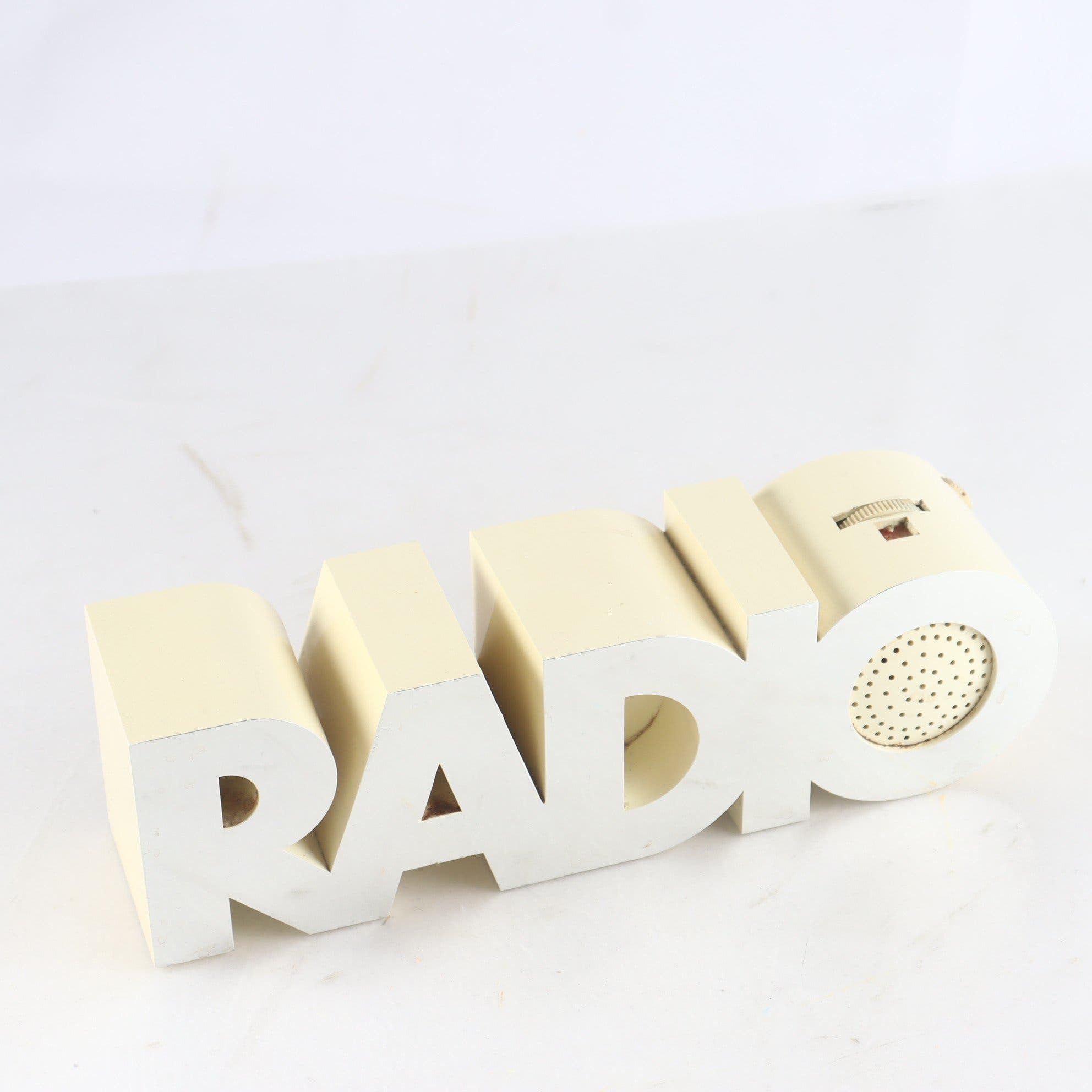Radio, Isis radio. Defekt