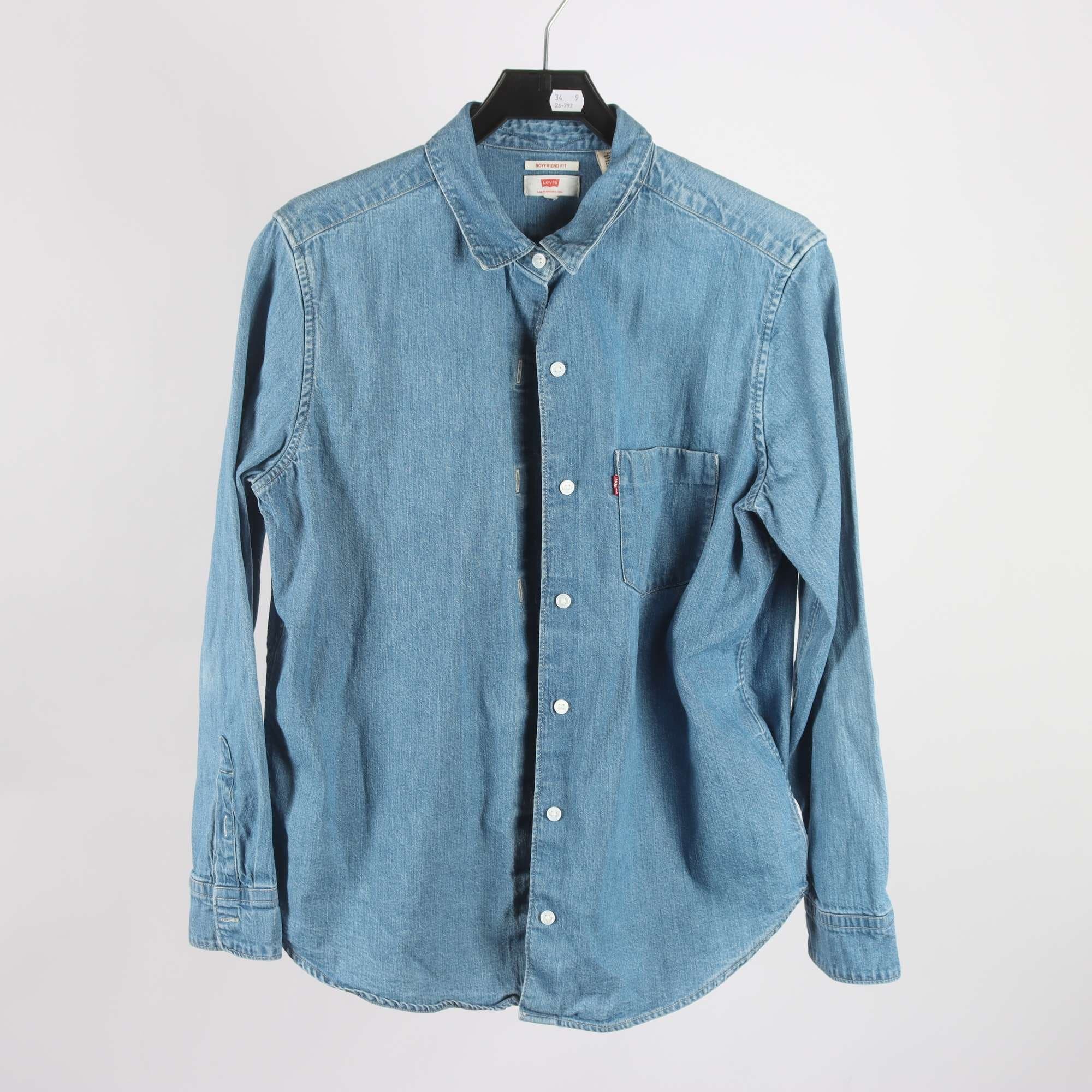 Jeansskjorta, Levis ”Boyfriend fit”, stl. M