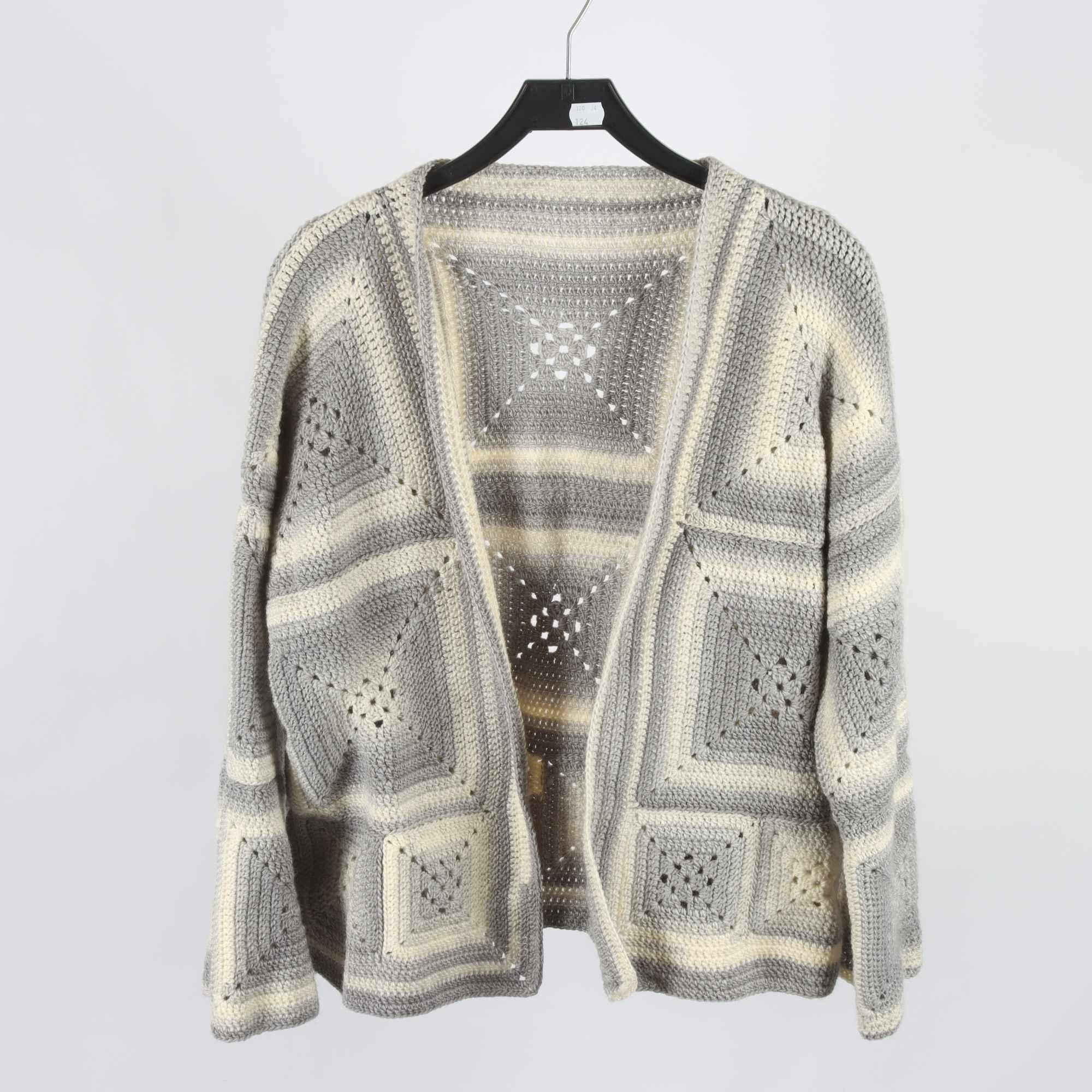 Kofta, Okänd, grå, vit, stl. ca. M/L.