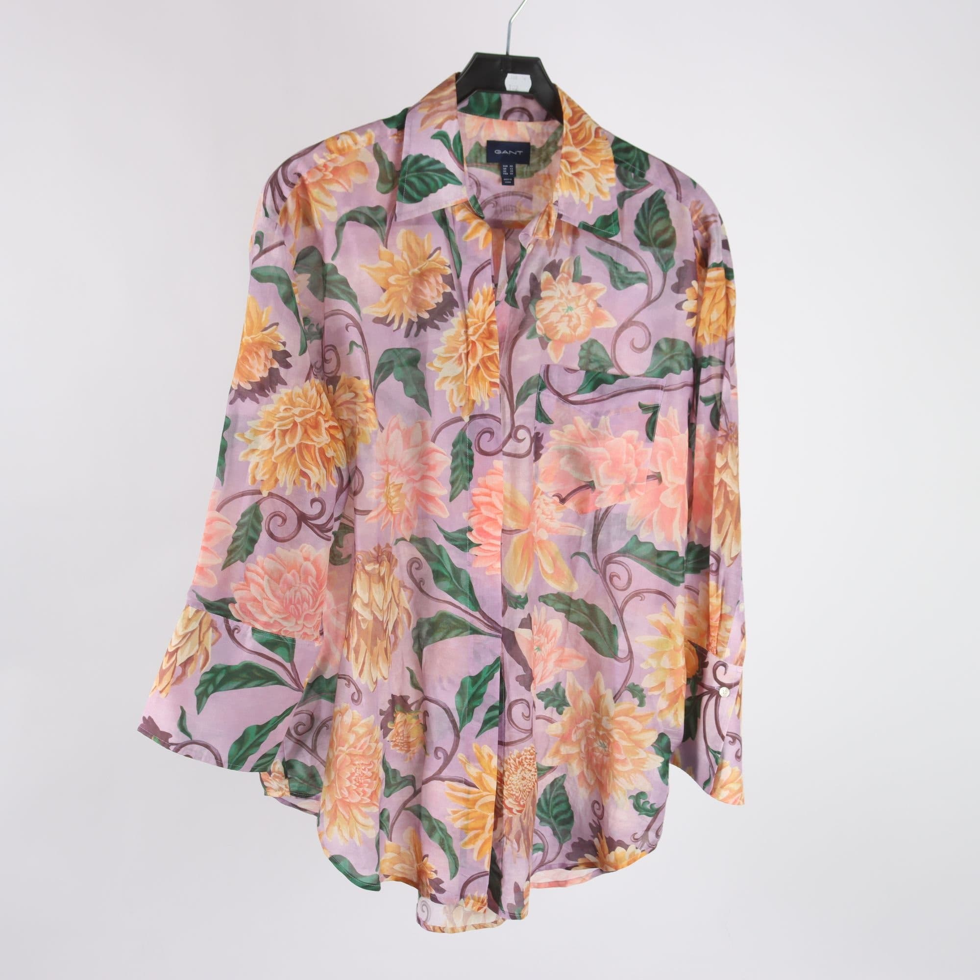 Blus, Gant, blommig, lila, 30% silke, stl. 40.