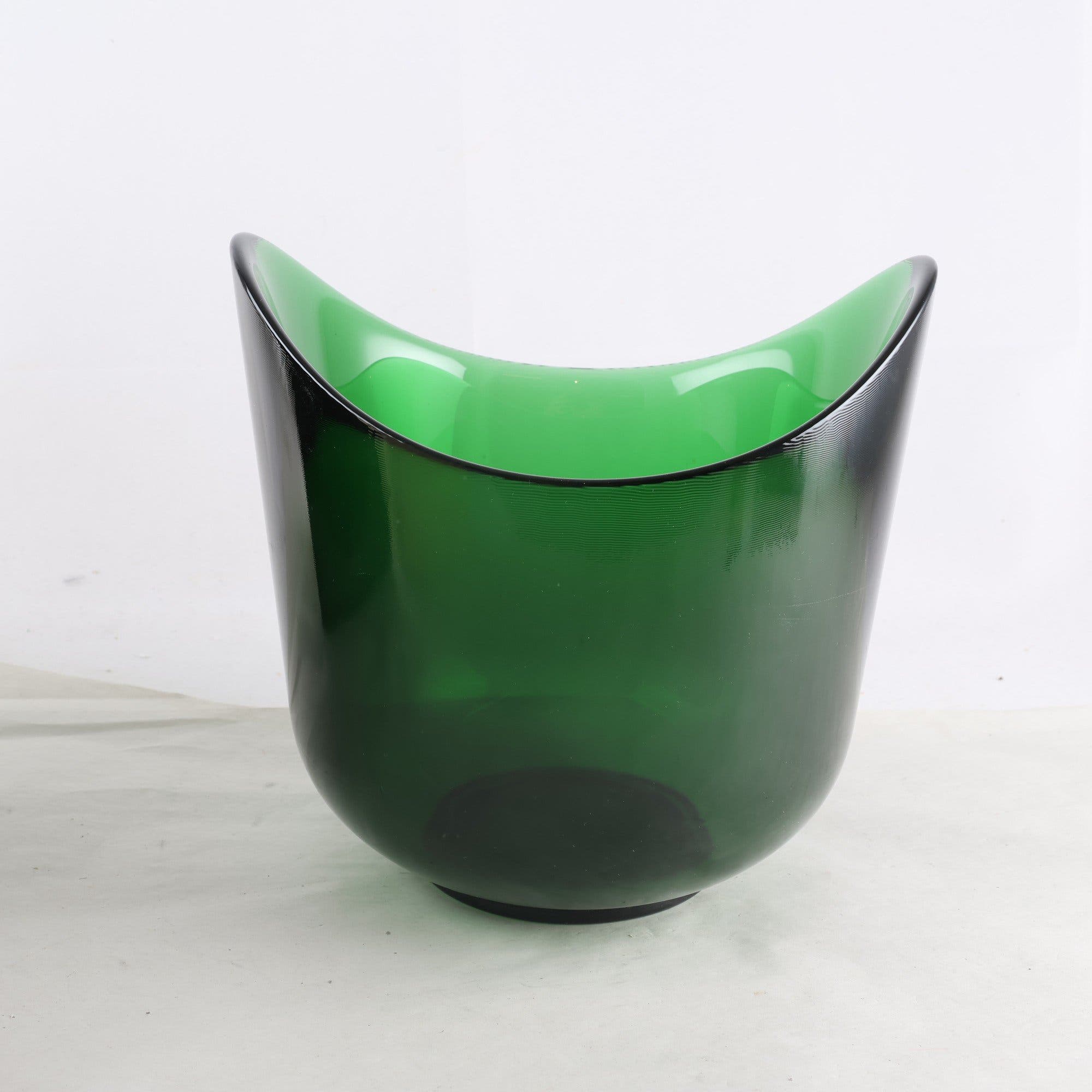 Vas, glas, ”Tulip”, Bernadotte & Kylberg, Reijmyre. Endast avhämtning