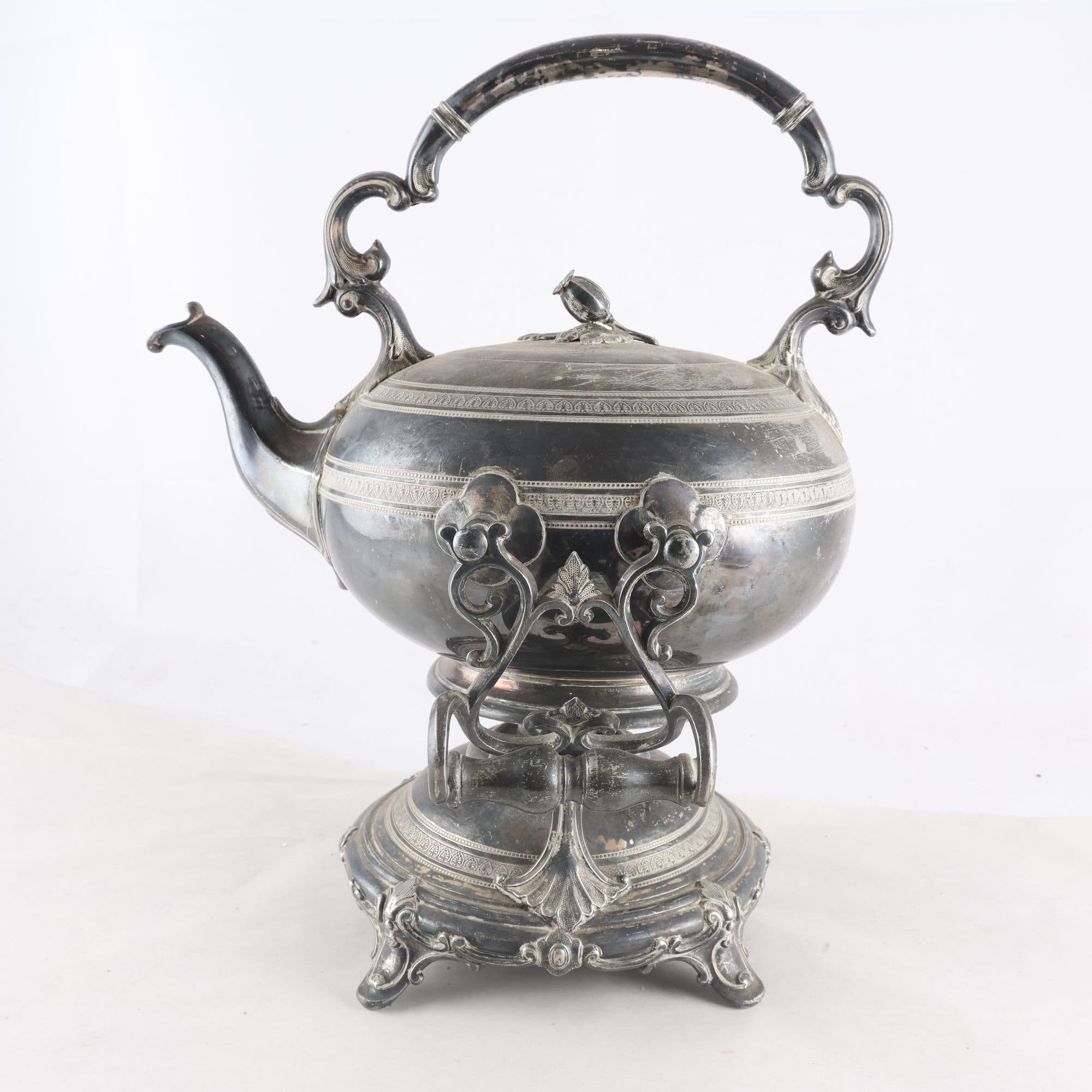 Tekanna på rechaud, silverpläterad, R. Broadhead & co, England. Samfraktas ej