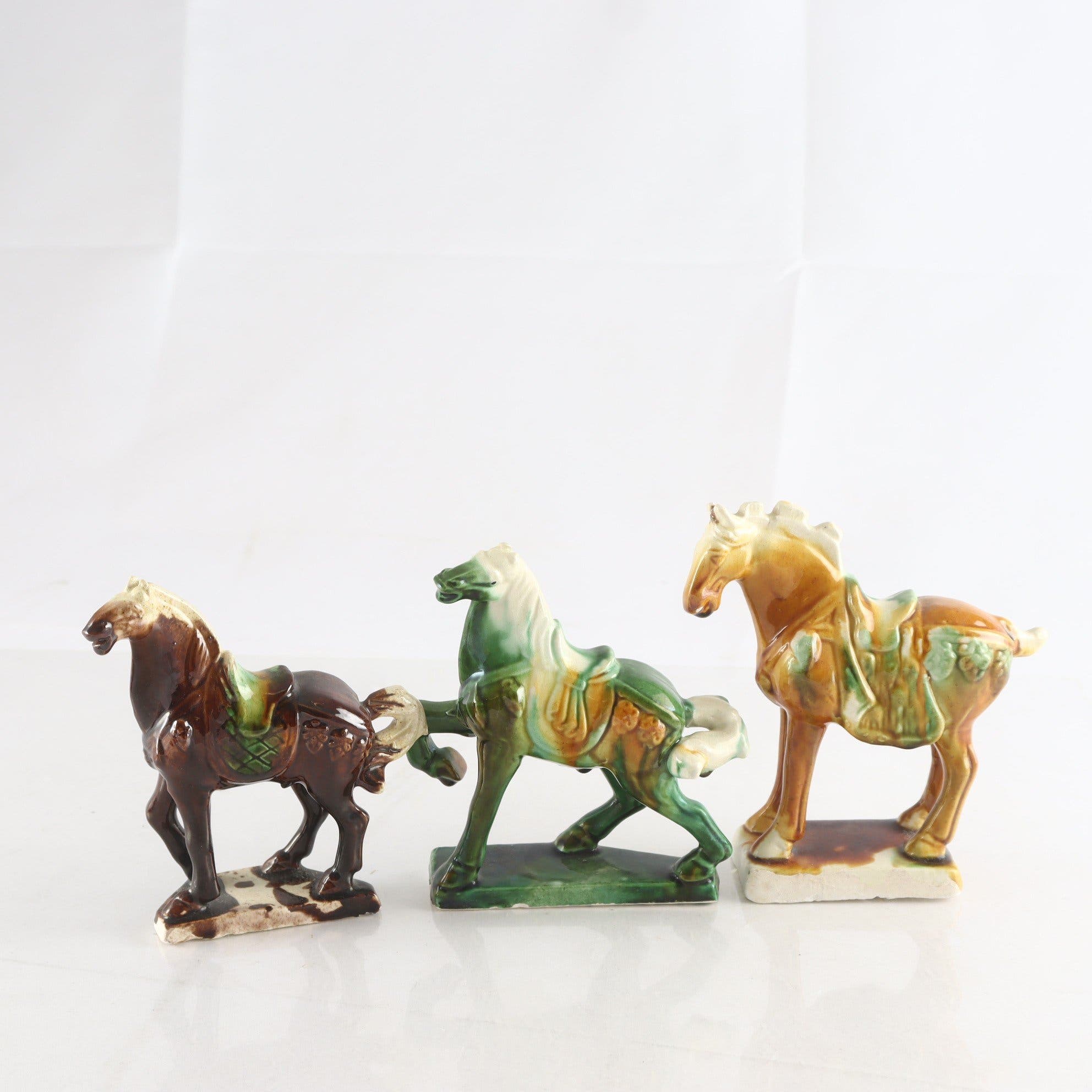 Figuriner, hästar i Tang-stil, keramik, 3 st