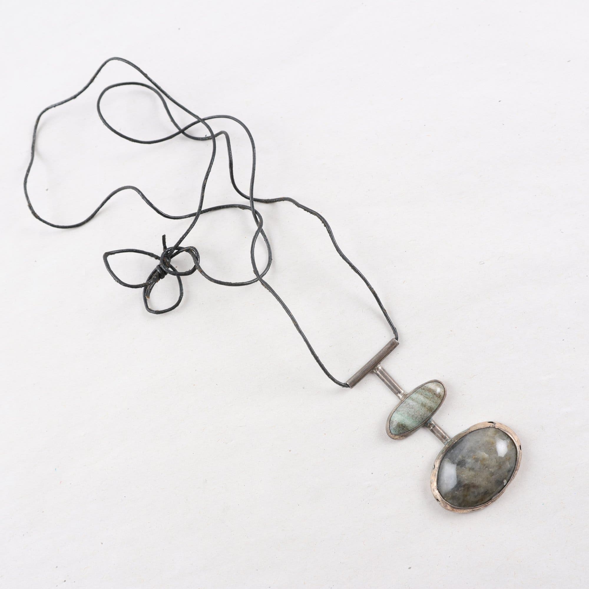 Hänge, silver, sten