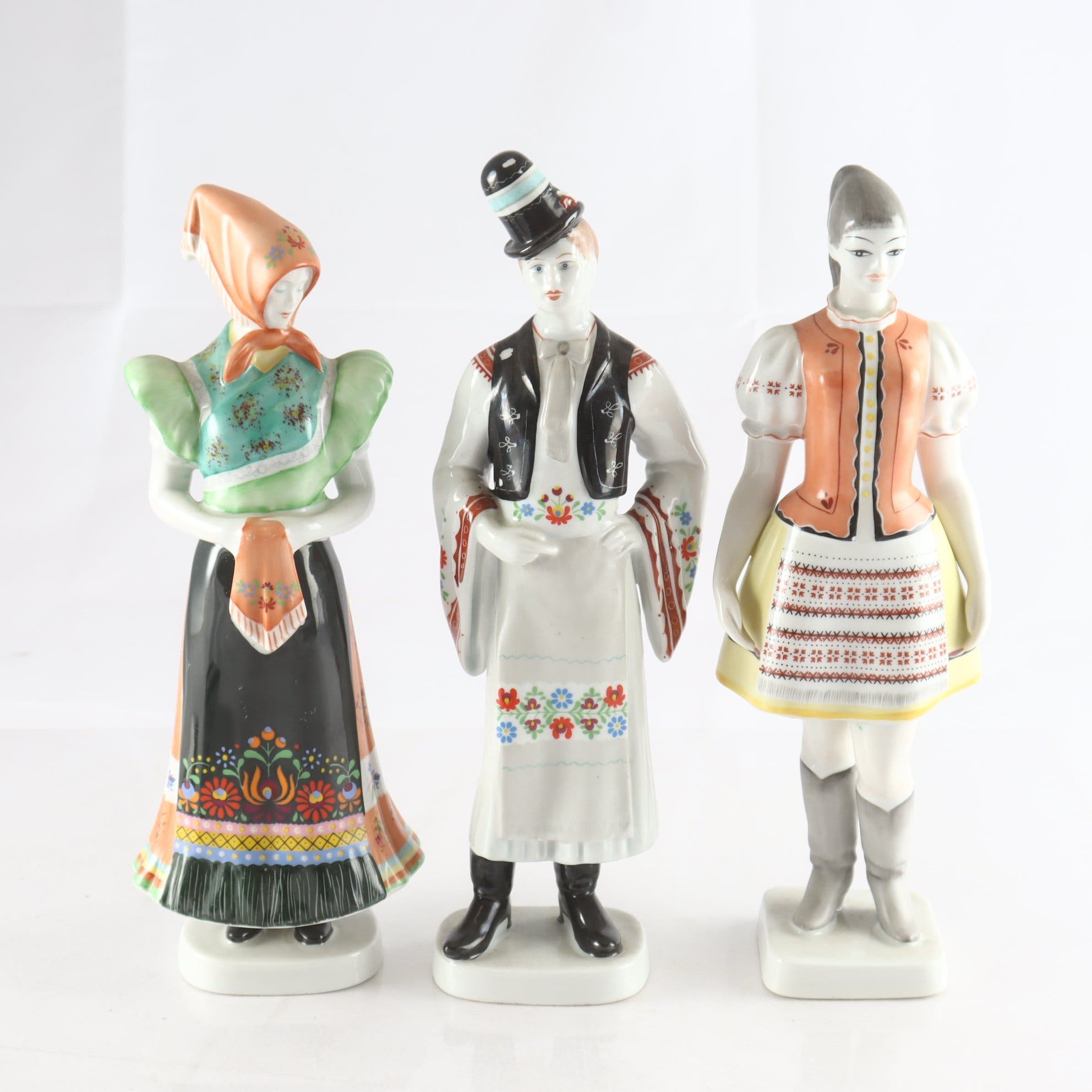 Figuriner, Hollohaza, Ungern, 3 st. Samfraktas ej.