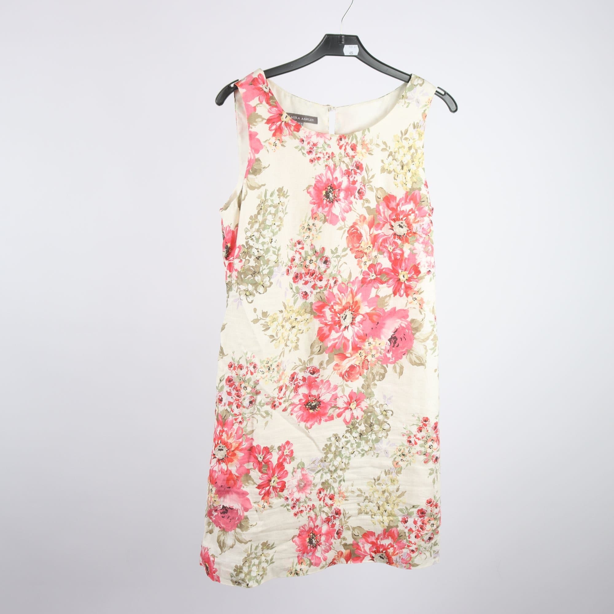 Klänning, Laura Ashley, blommig, stl. 36