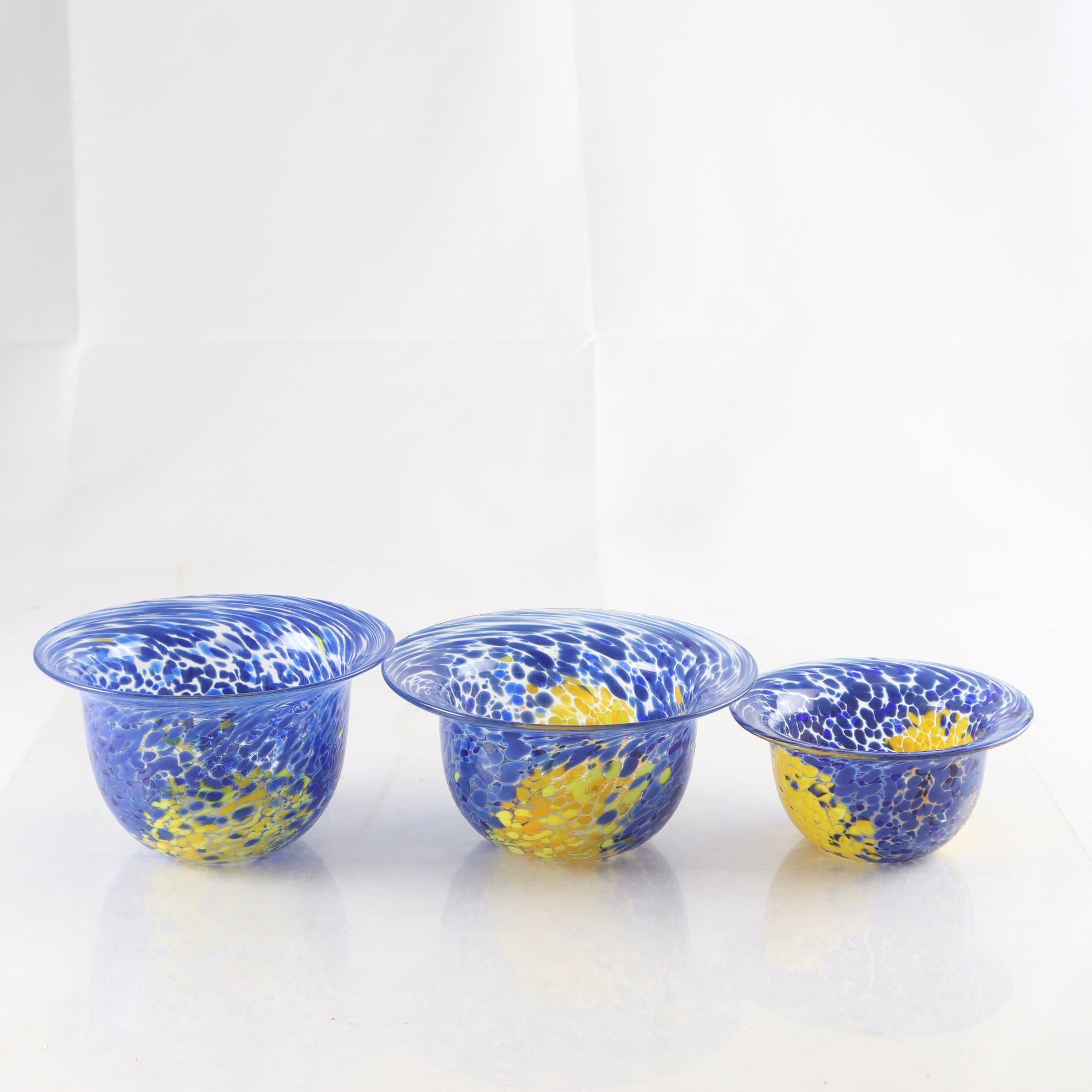 Skålar, Boda, Ulrica Hydman-Vallien, glas, signerade, 3 st. Samfraktas ej.