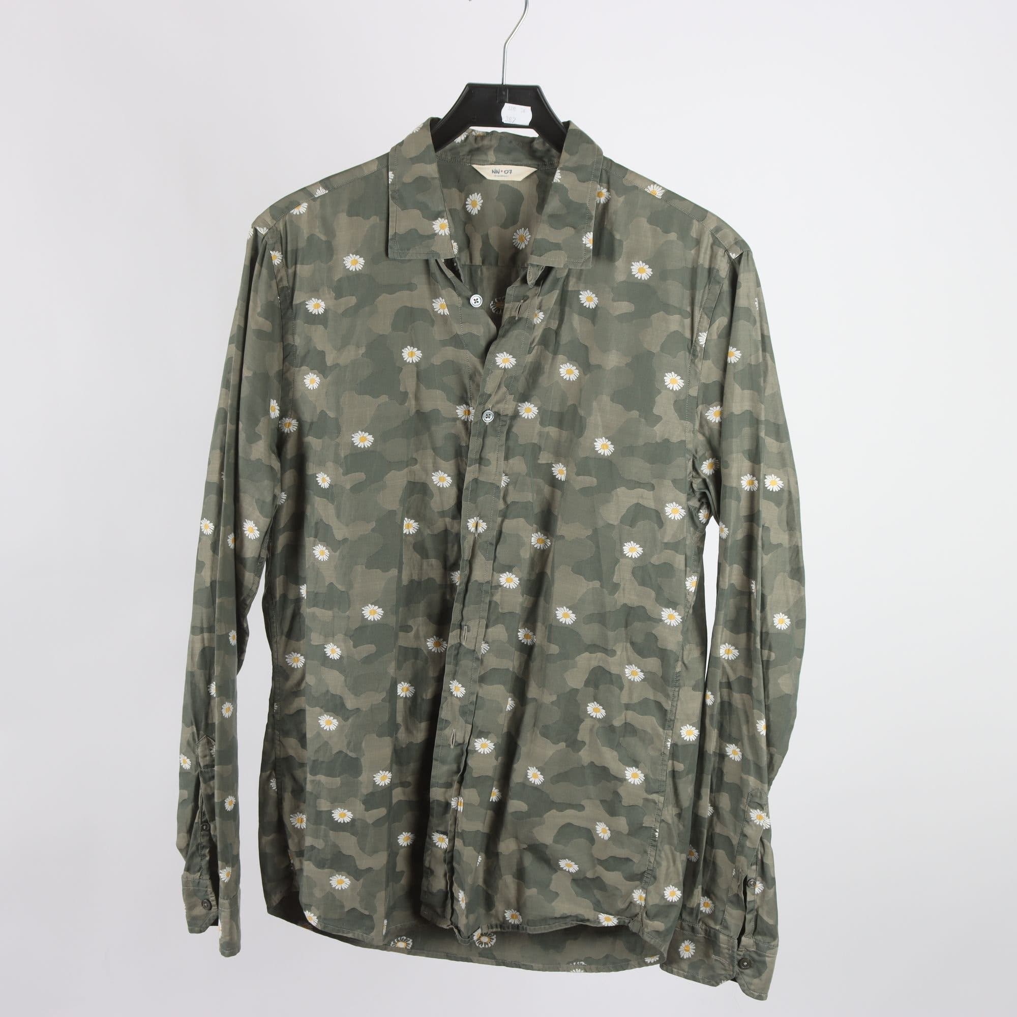 Skjorta, NN.07, grön, camo, blommig, stl. L.