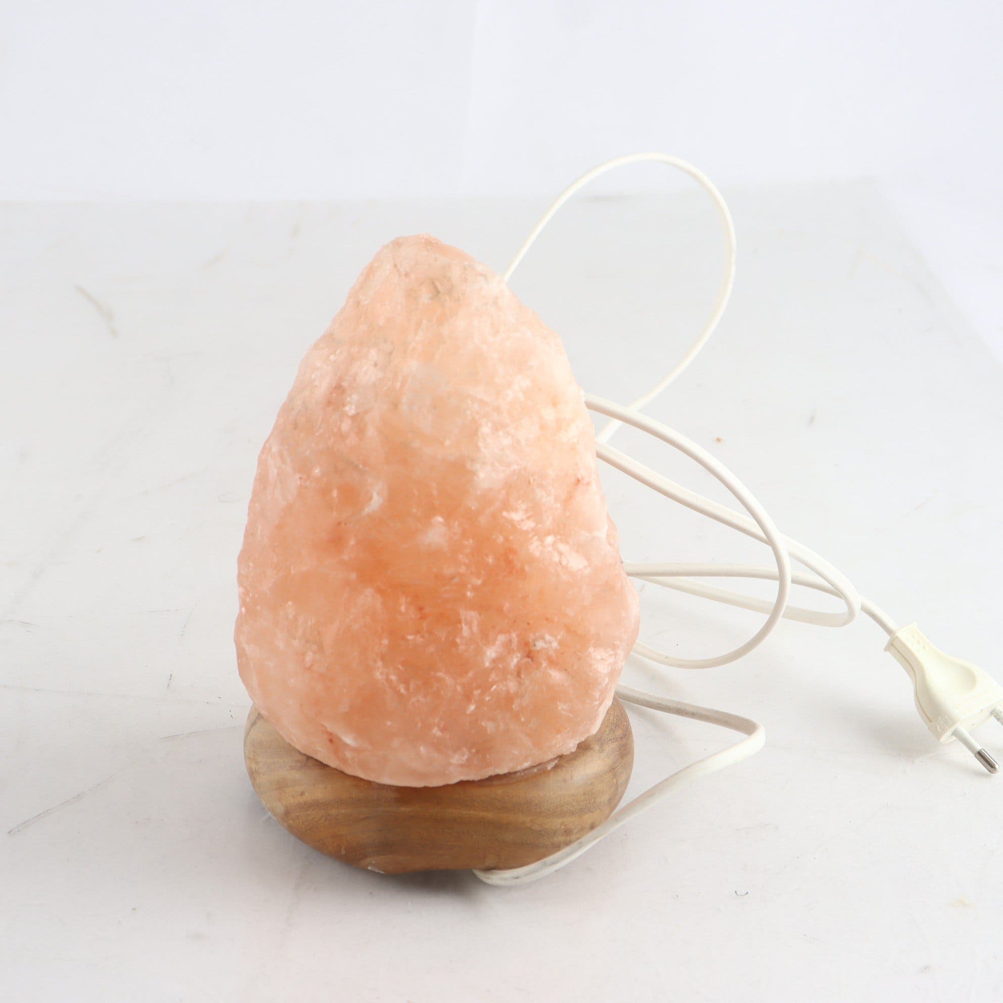 Saltlampa. Samfraktas ej.