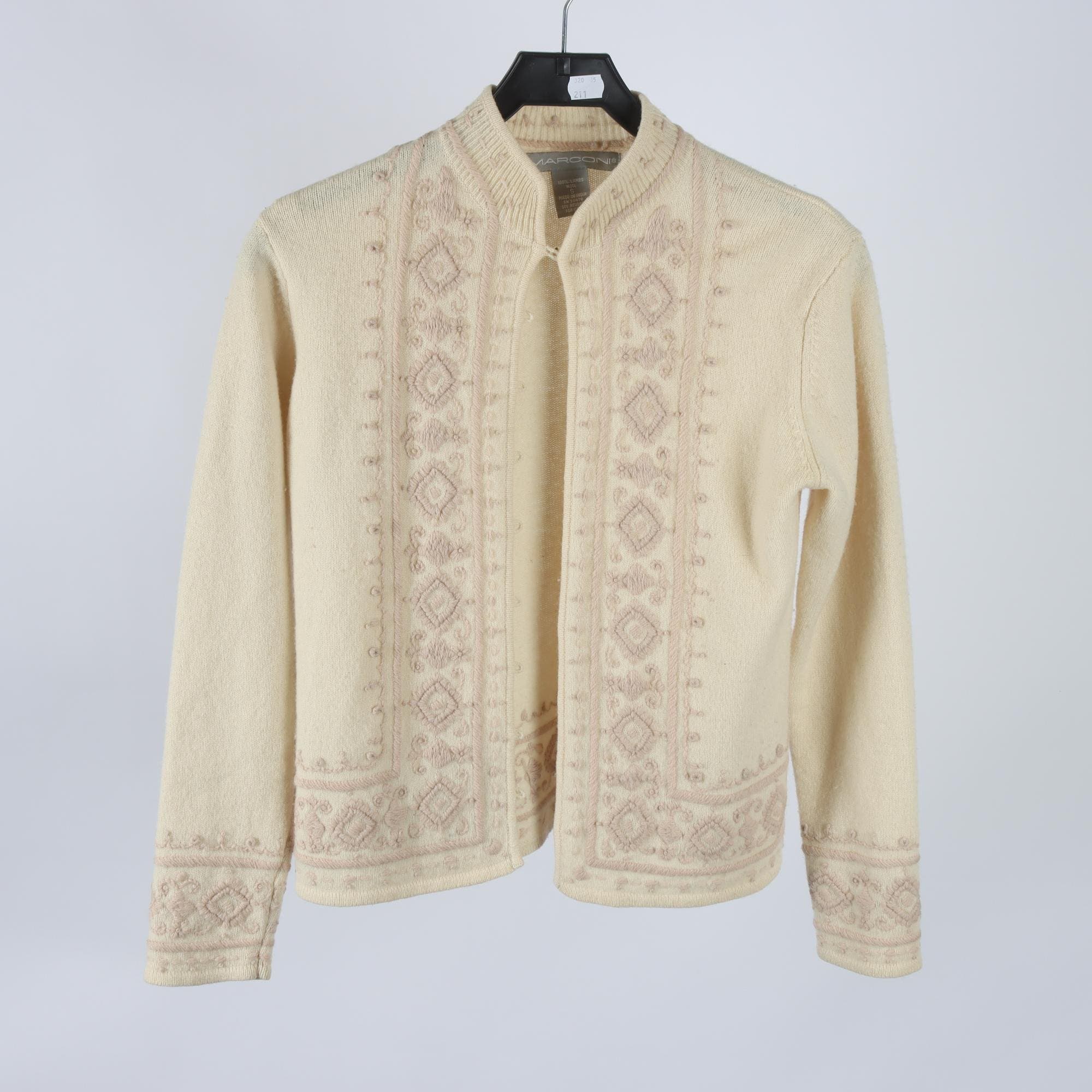 Kofta, Marconi, beige, ljuslila, broderad, 100% lammull, stl. S.