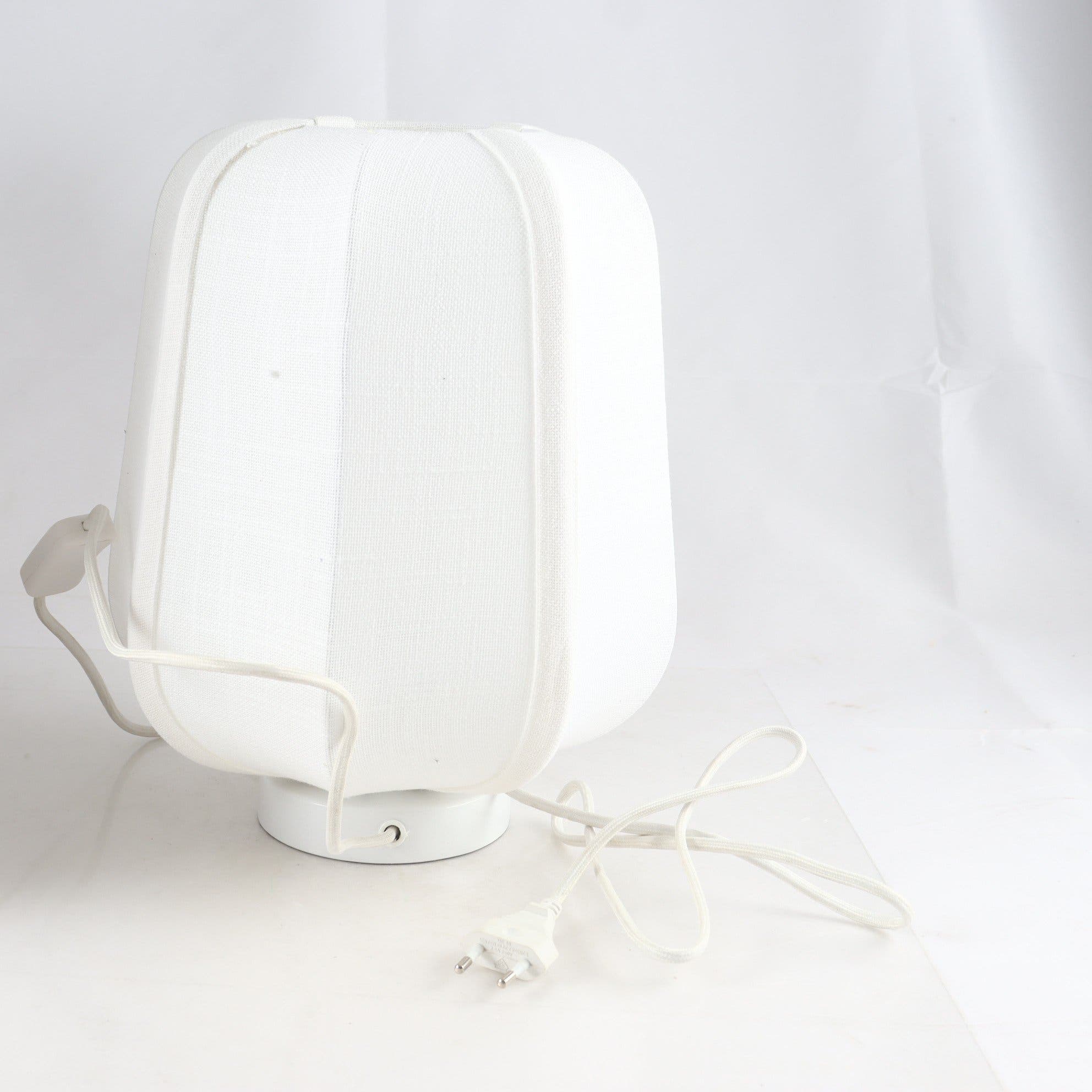 Bordslampa, forms+objects, ’Embla’. Samfraktas ej.