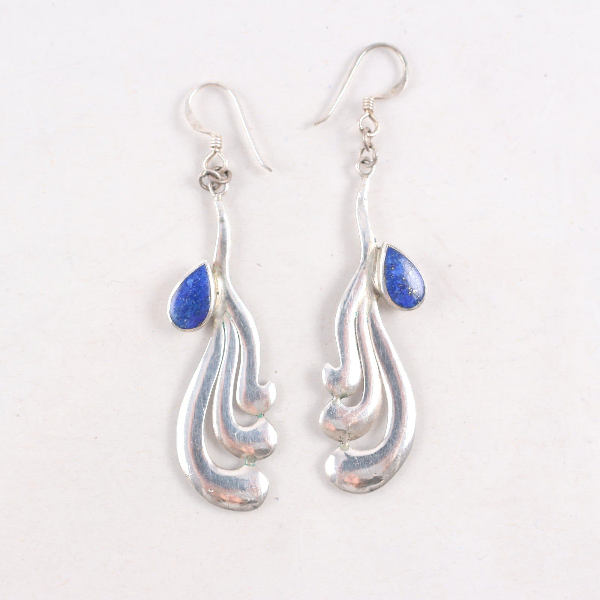 Silverörhängen med Lapis lazuli, 925.