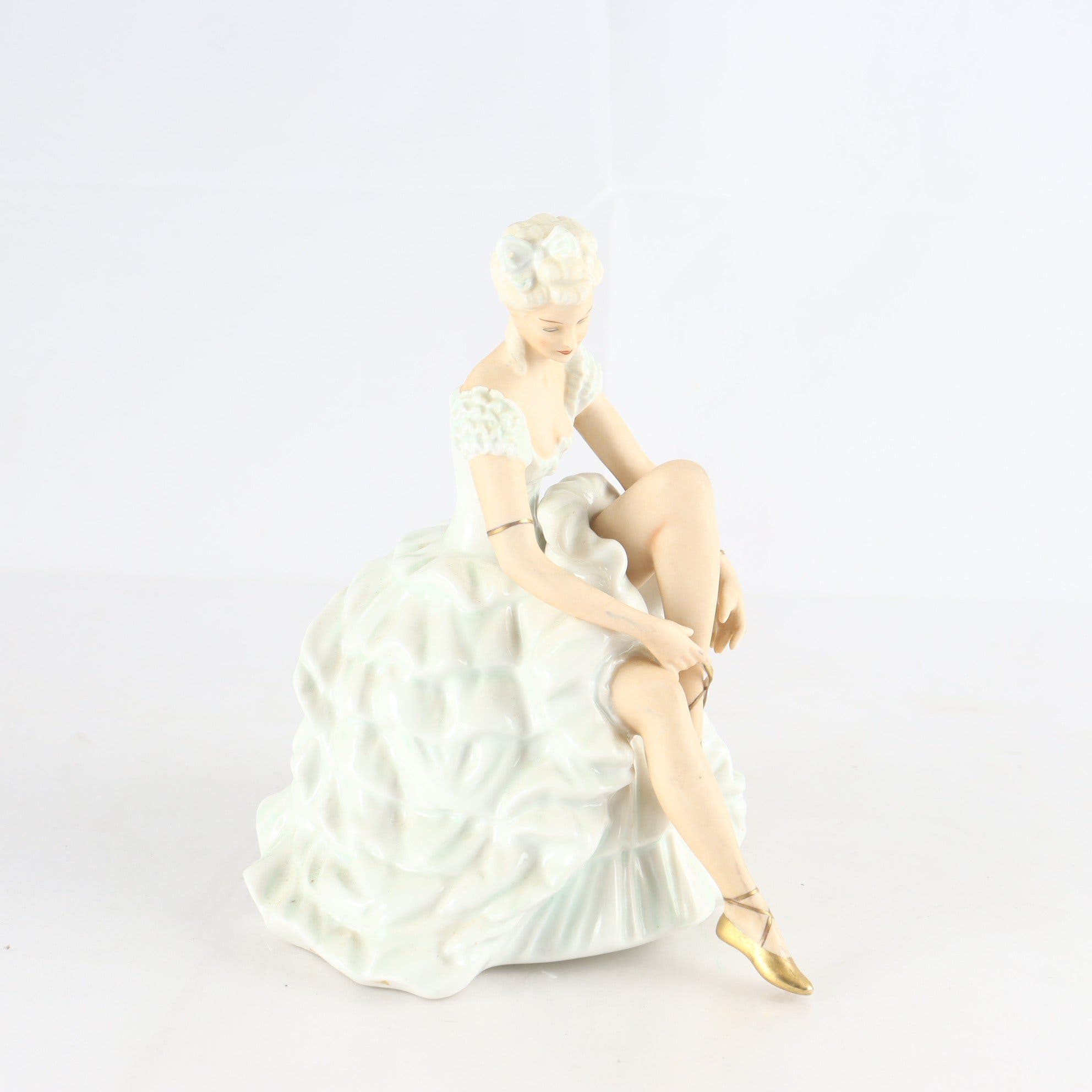 Figurin, dansös, Schaubachkunst, Wallendorf, Tyskland. Samfraktas ej.