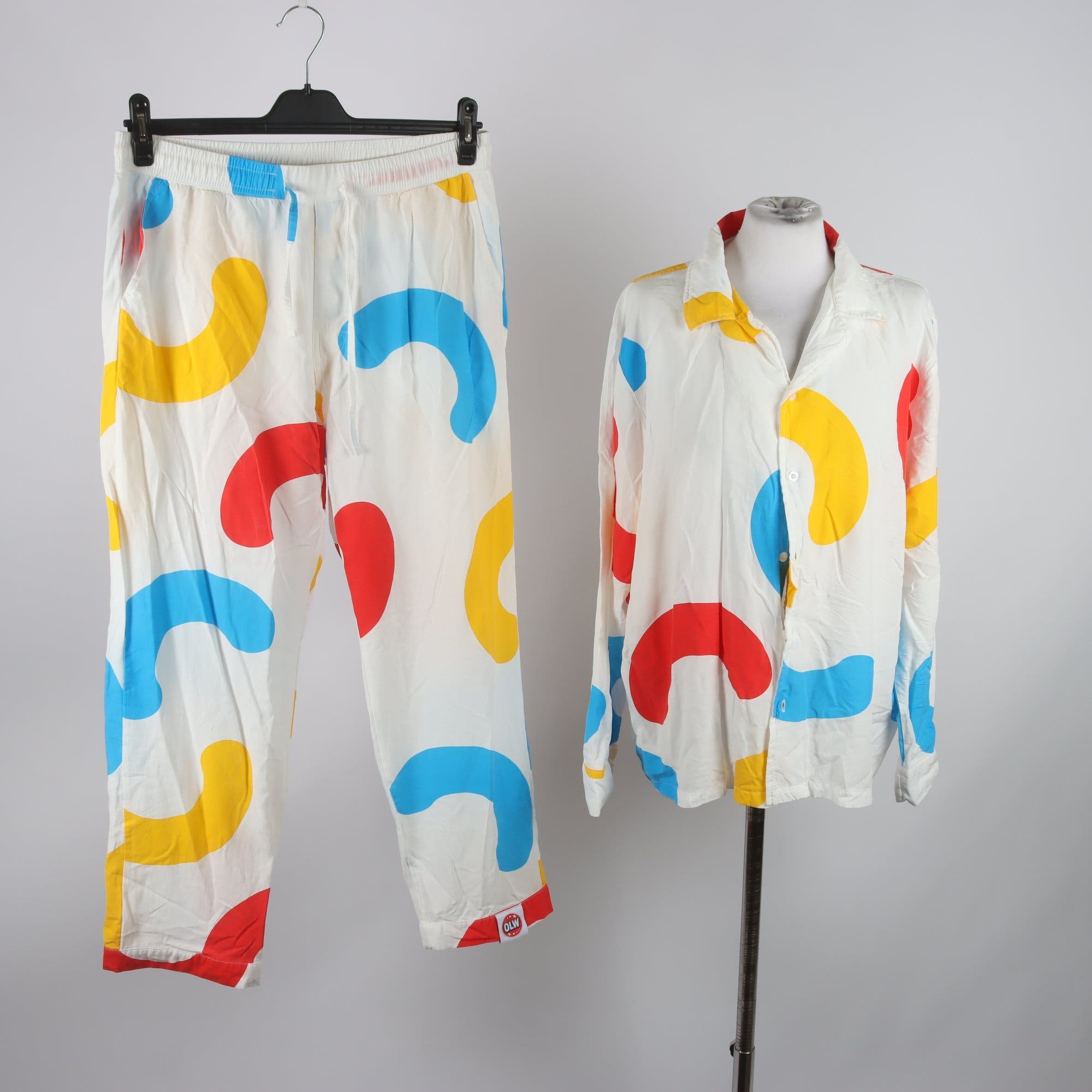 Pyjamas, OLW, ortbågar, vit, röd, blå, stl. M.