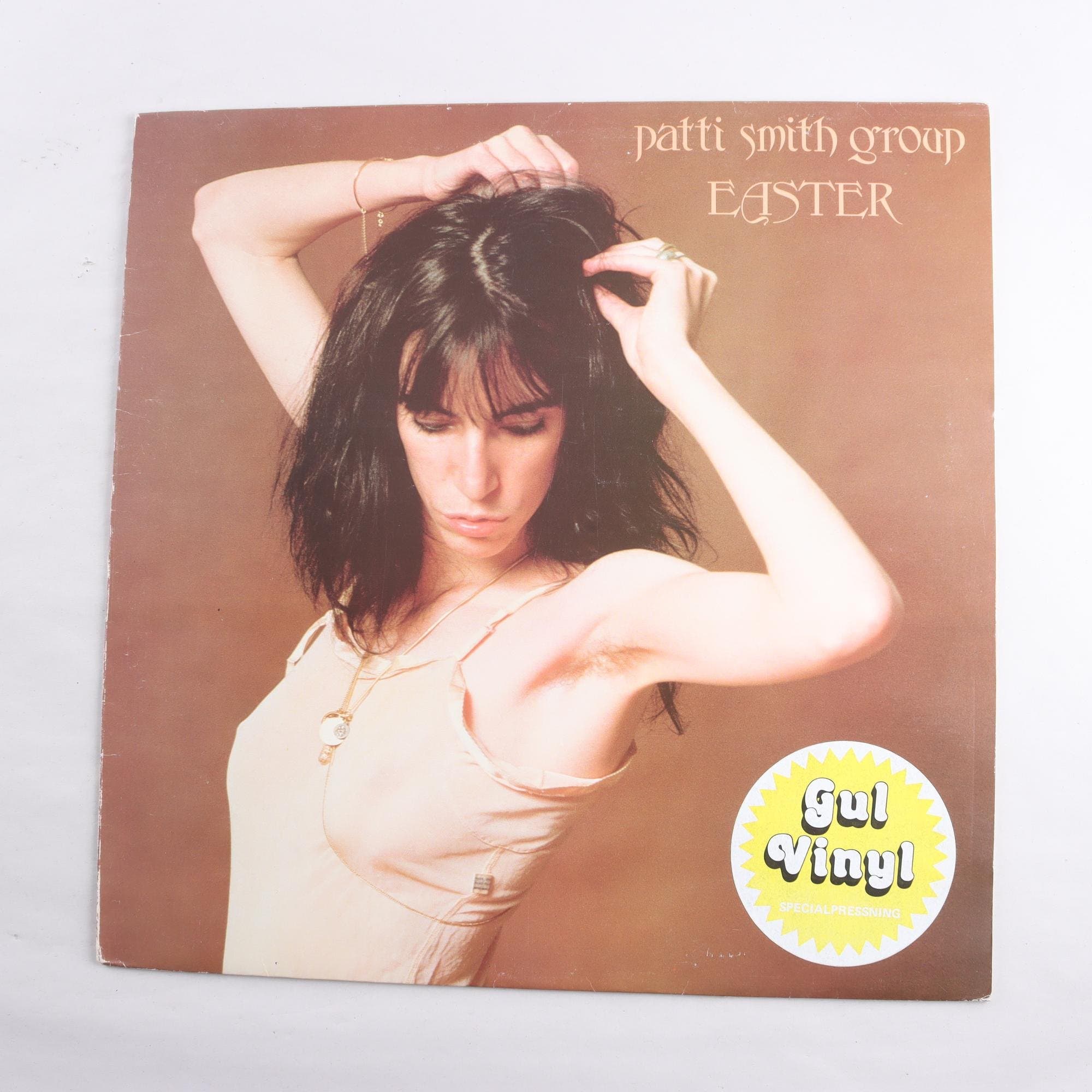 LP Patti Smith Group, Easter