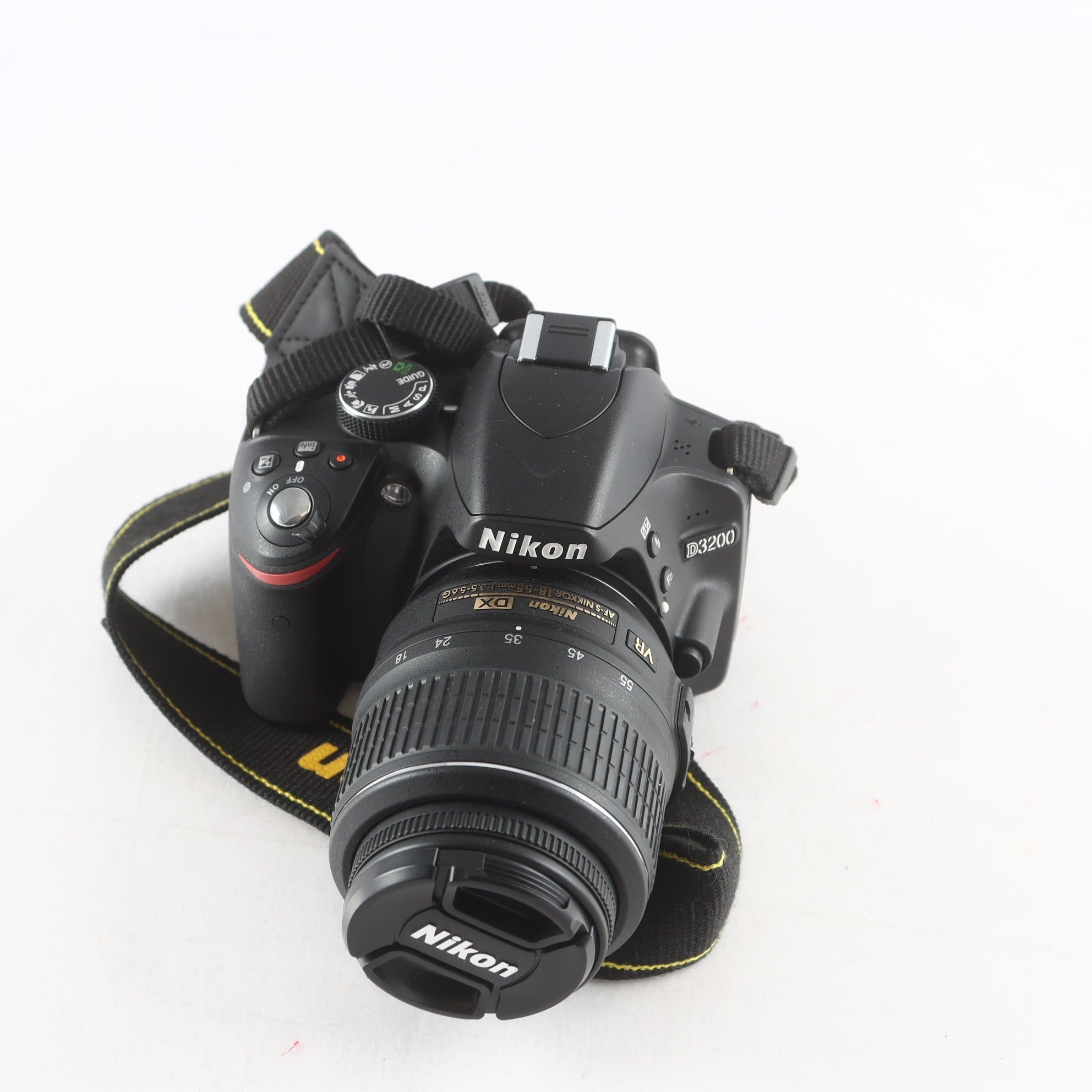 Systemkamera, Nikon D3200