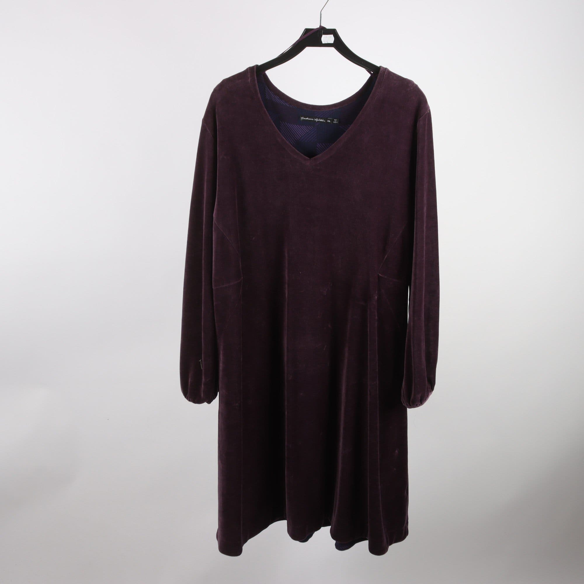 Klänning, Gudrun Sjödén, lila, velour, stl. XXL.