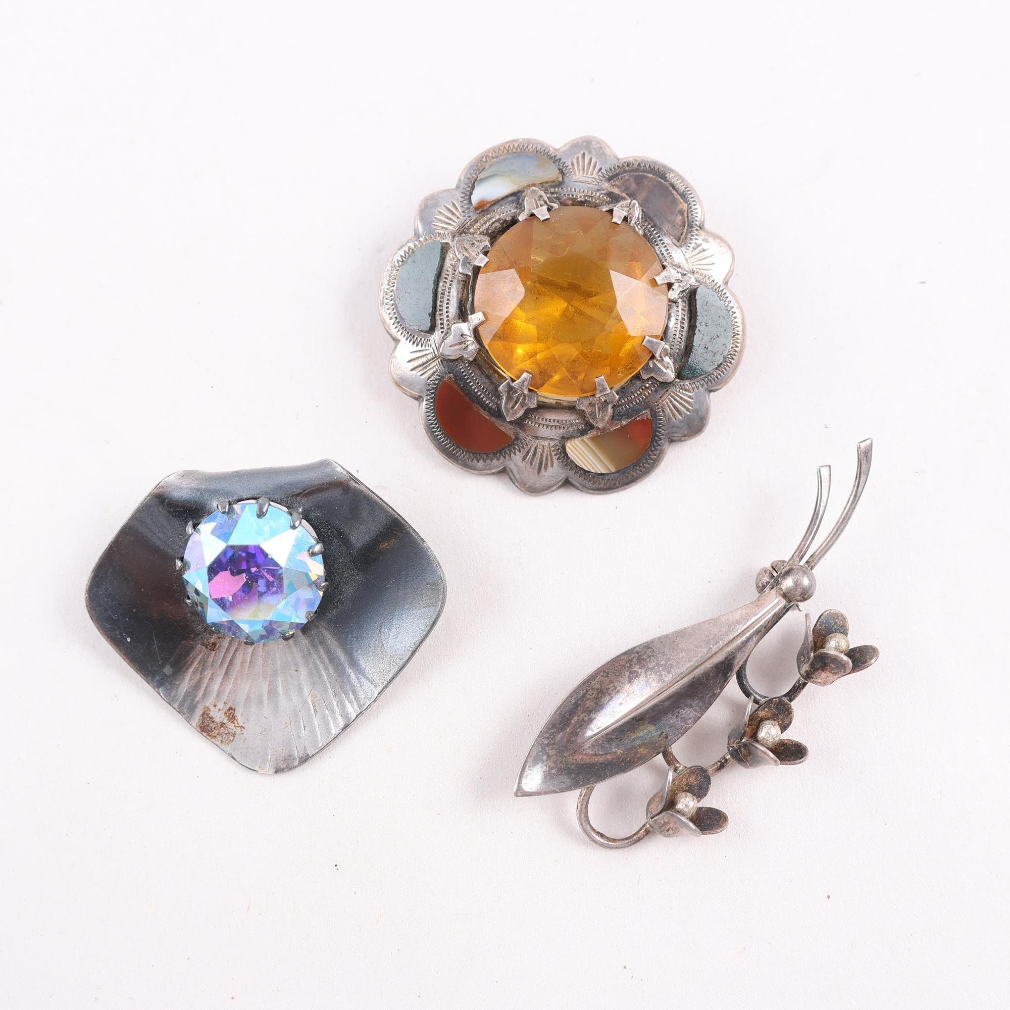Broscher, silver