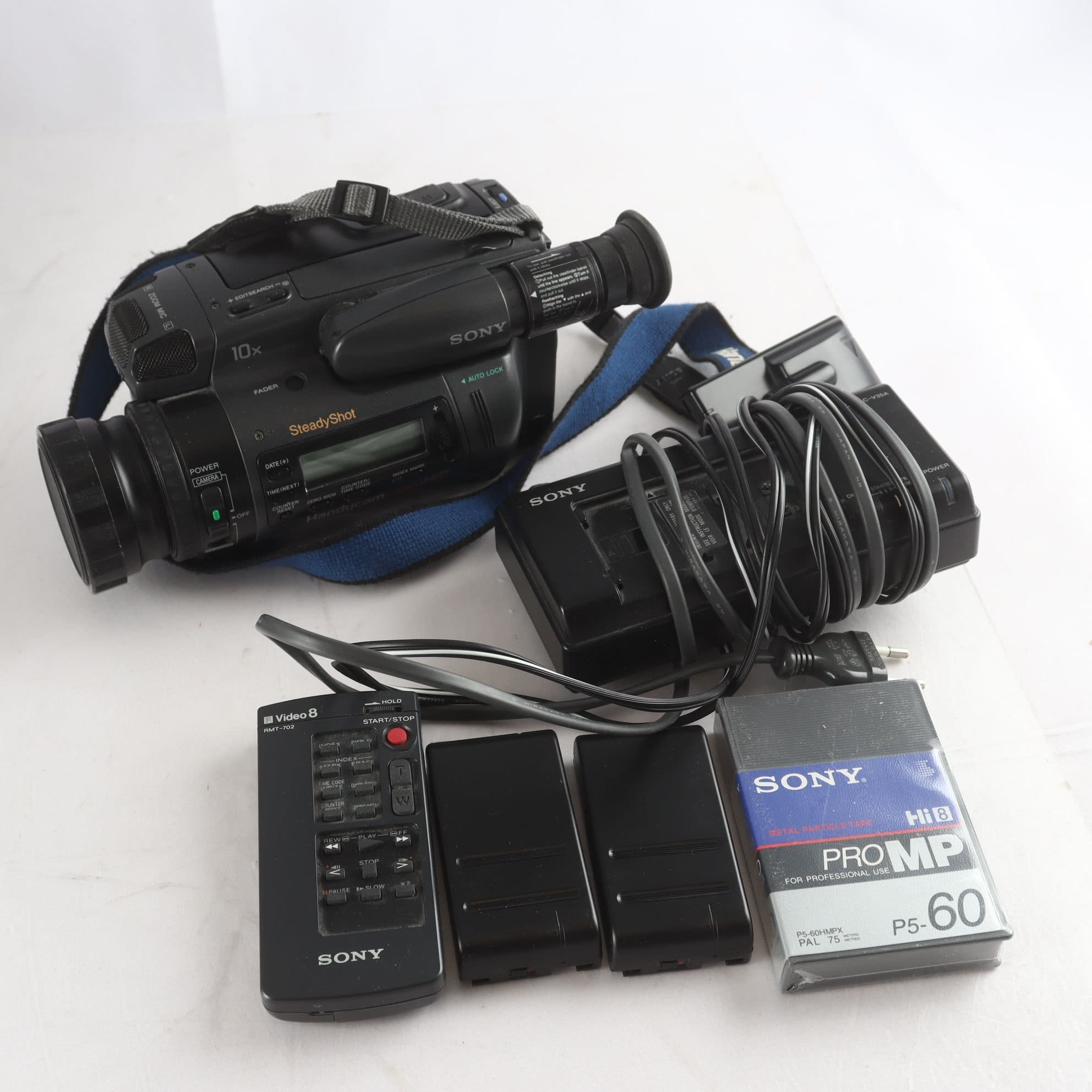 Videokamera, Sony Handycam, video Hi8. Samfraktas ej.