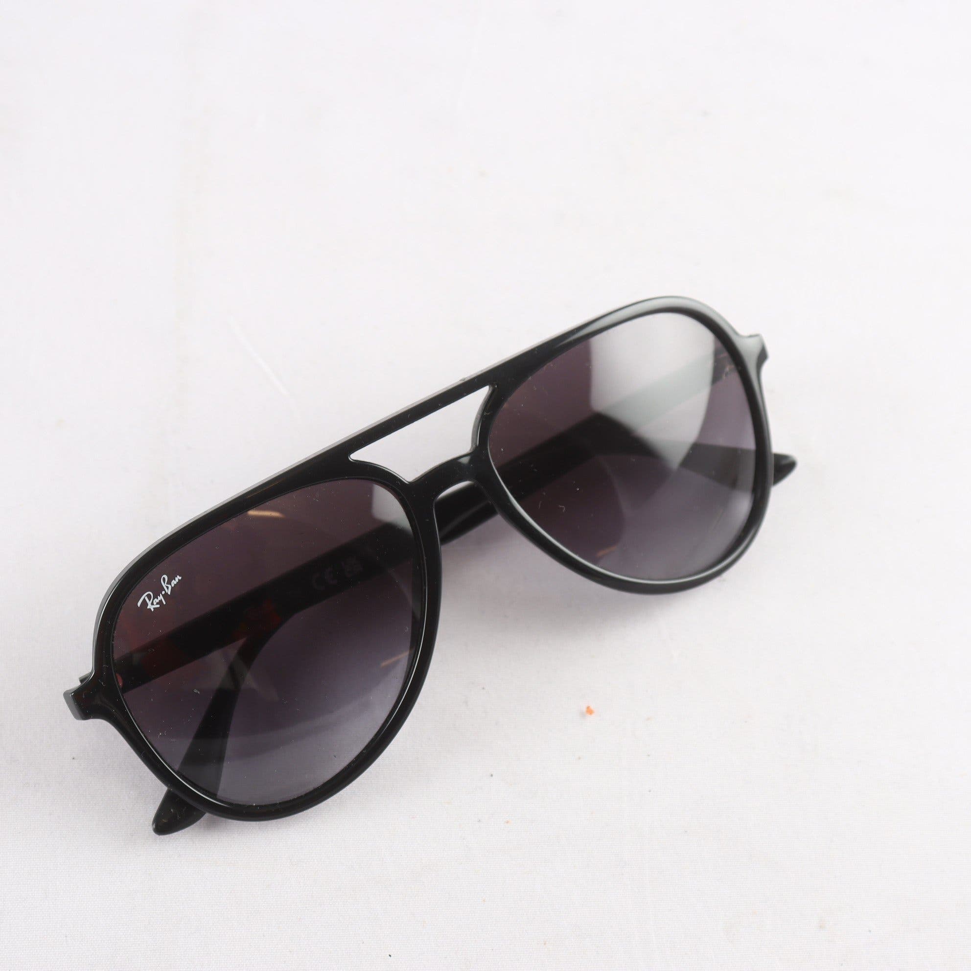 Solglasögon, Ray-ban