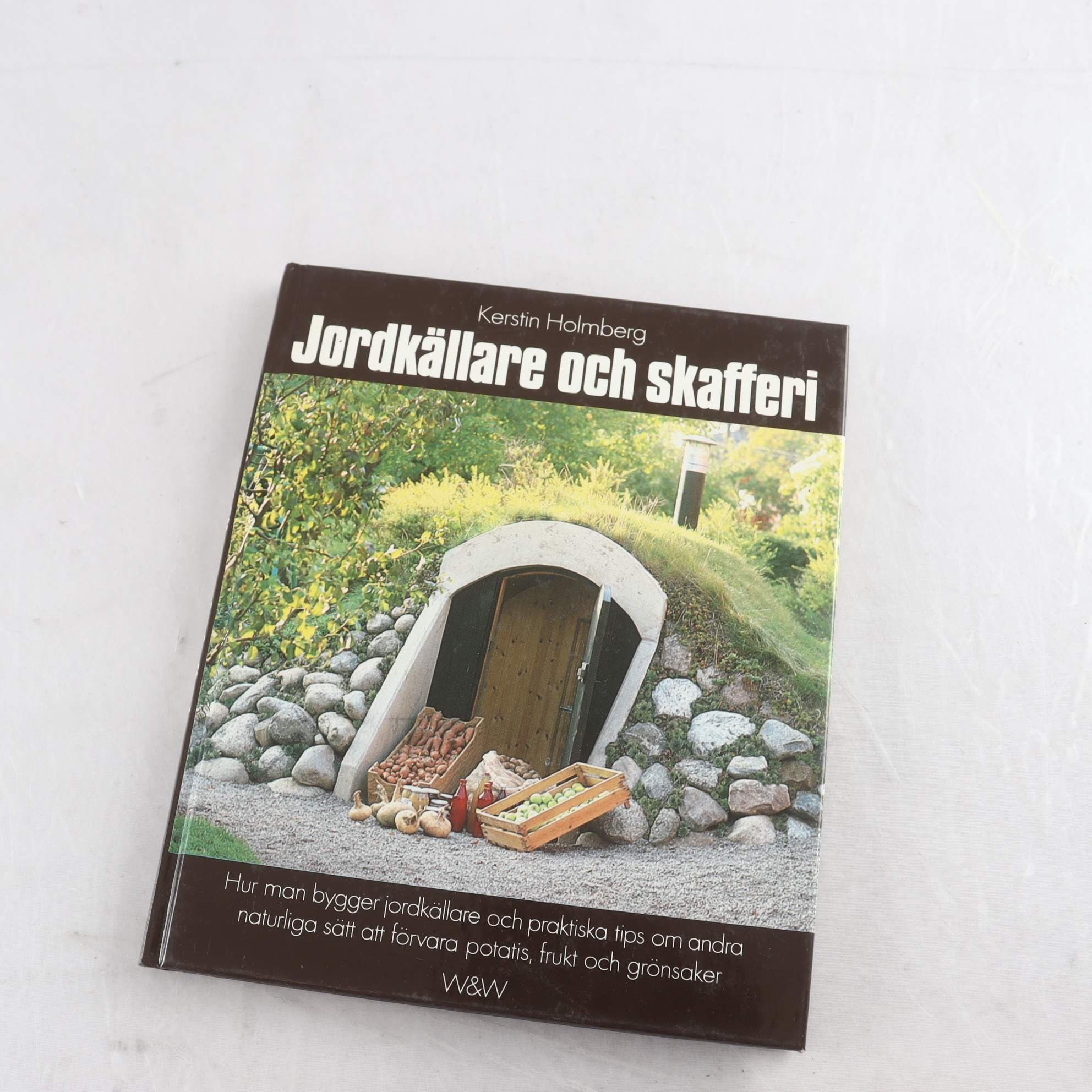 Kerstin Holmberg, Jordkällare och skafferi