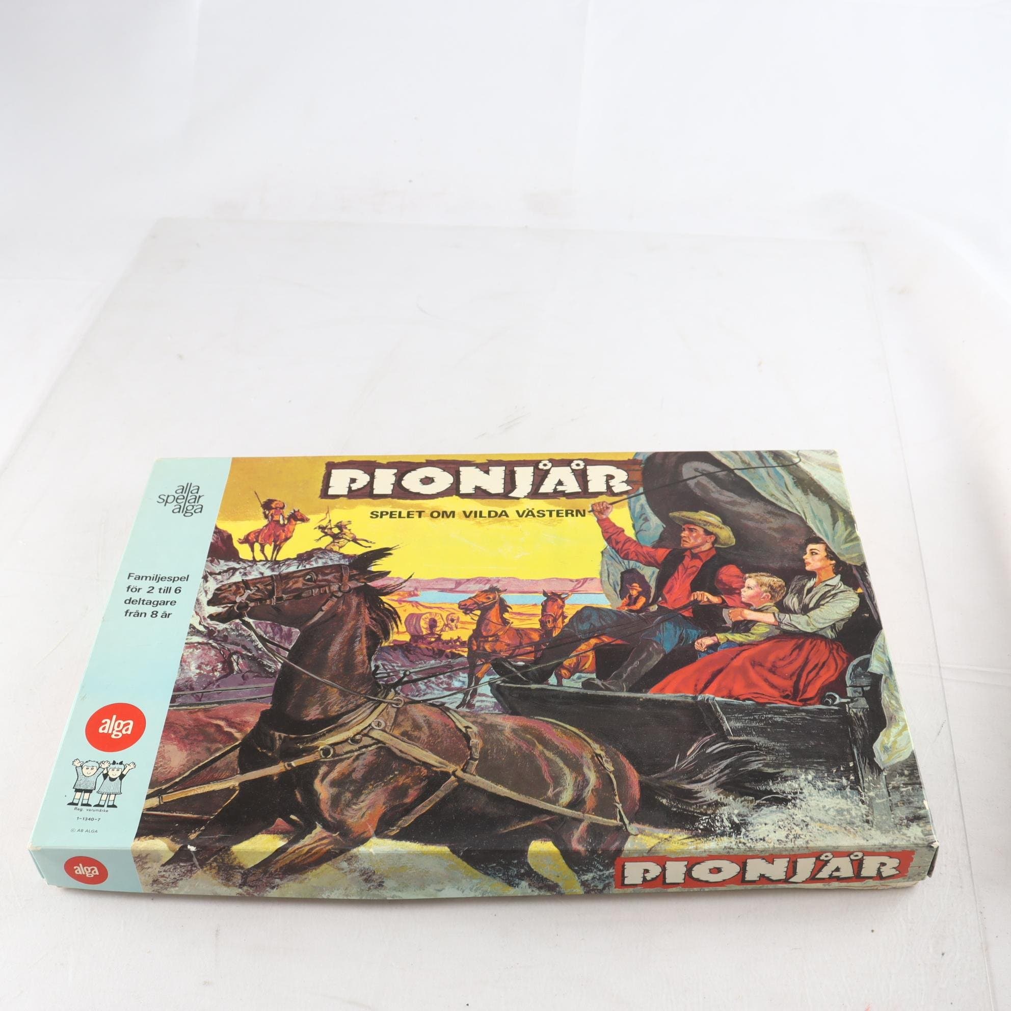 Spel, Pionjär, alga.