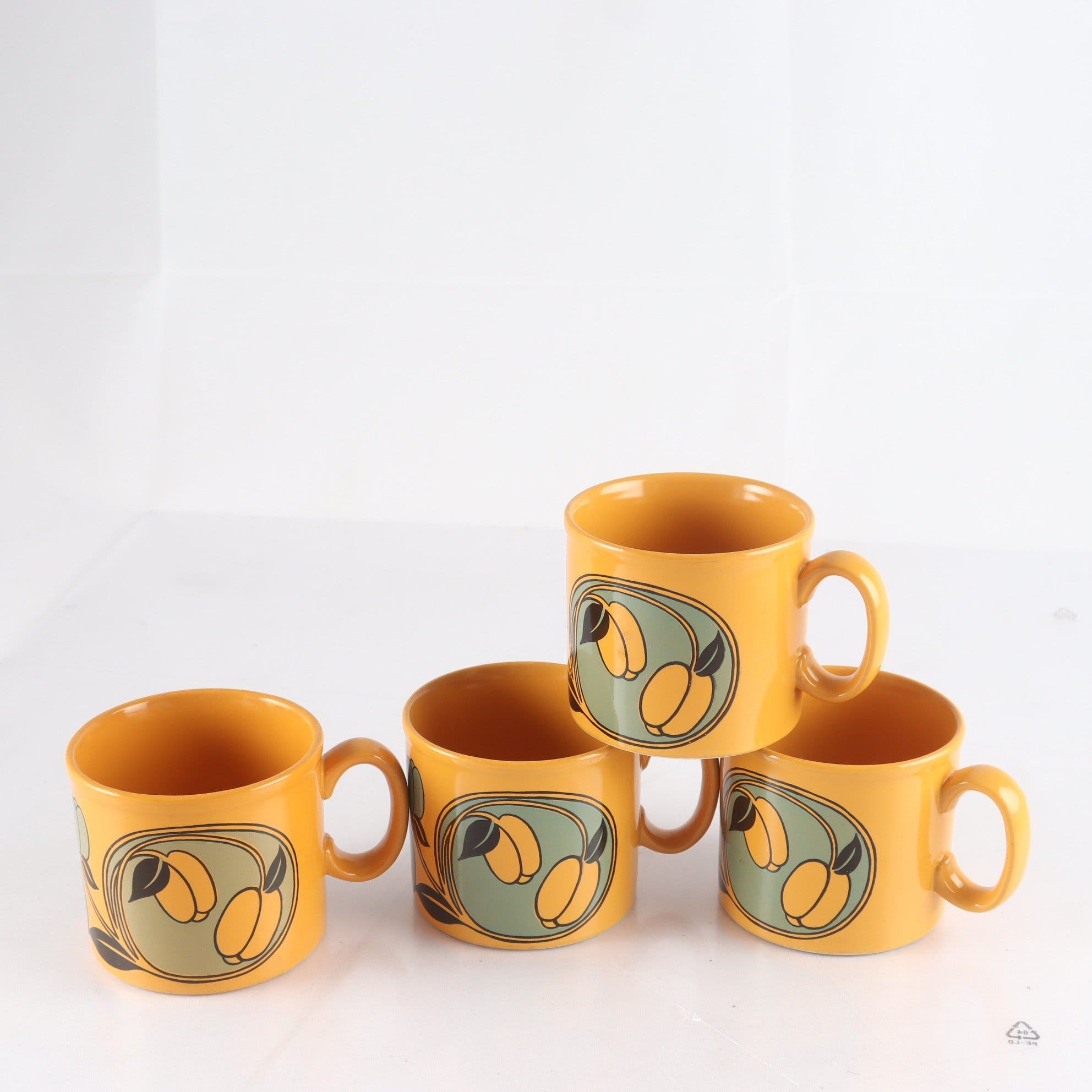 Muggar, Staffordshire potteries, England, 4 st