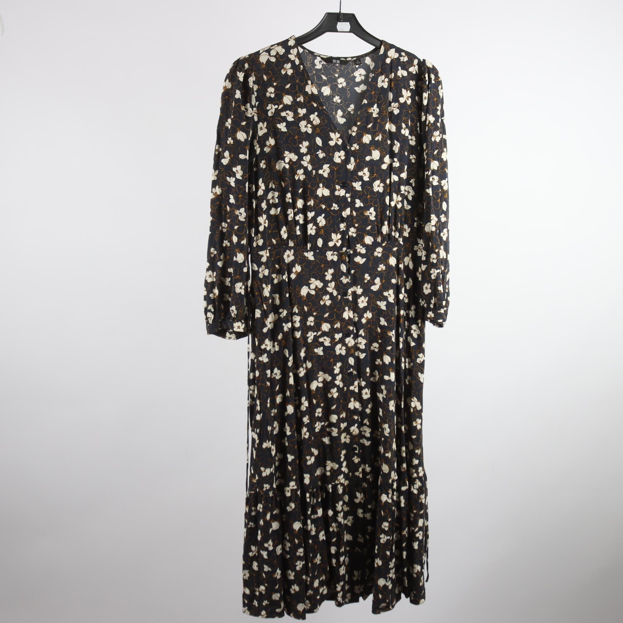 Klännng, Uniqlo, blommig, blå, vit, stl. S.
