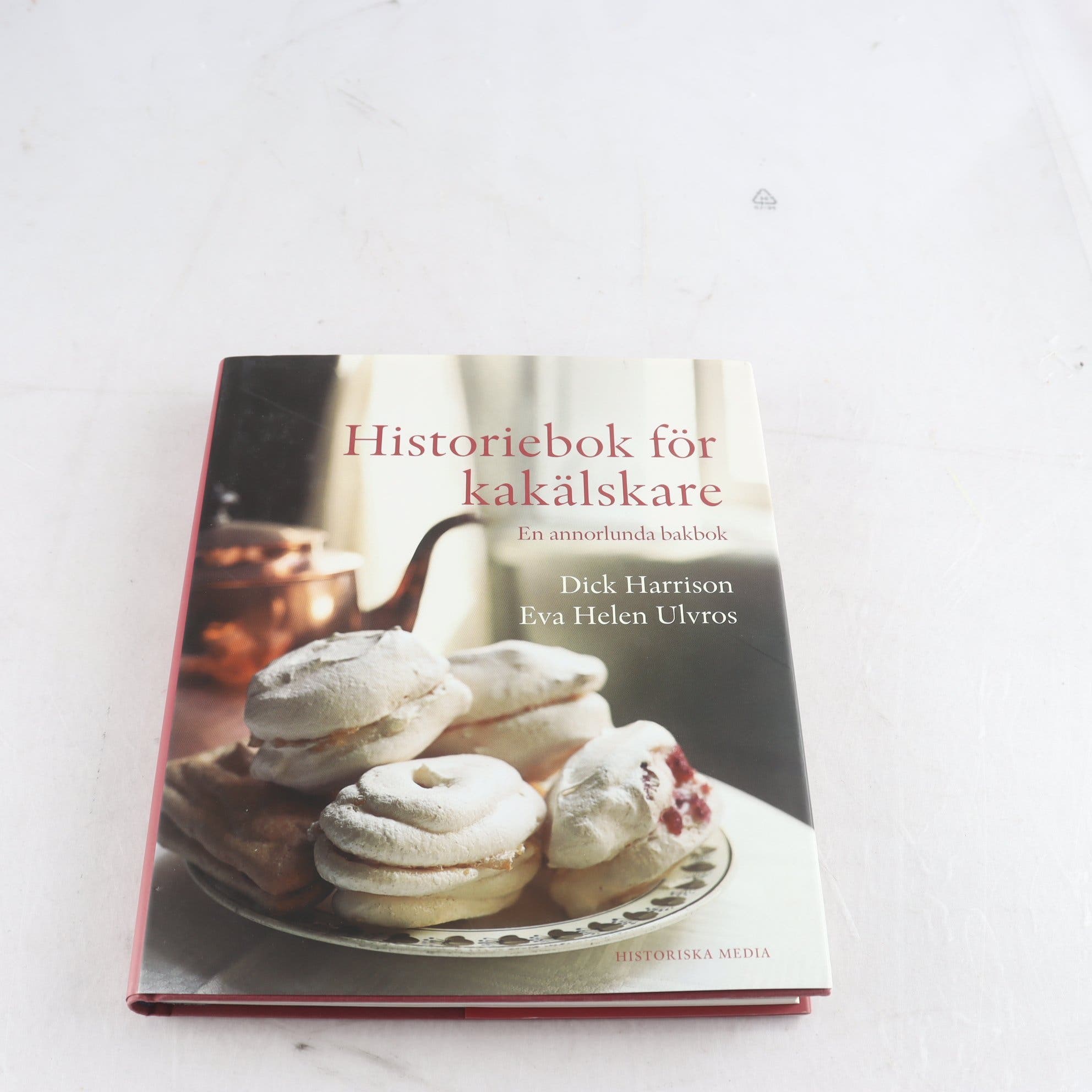 Historiebok för kakälskare: En annorlunda bakbok