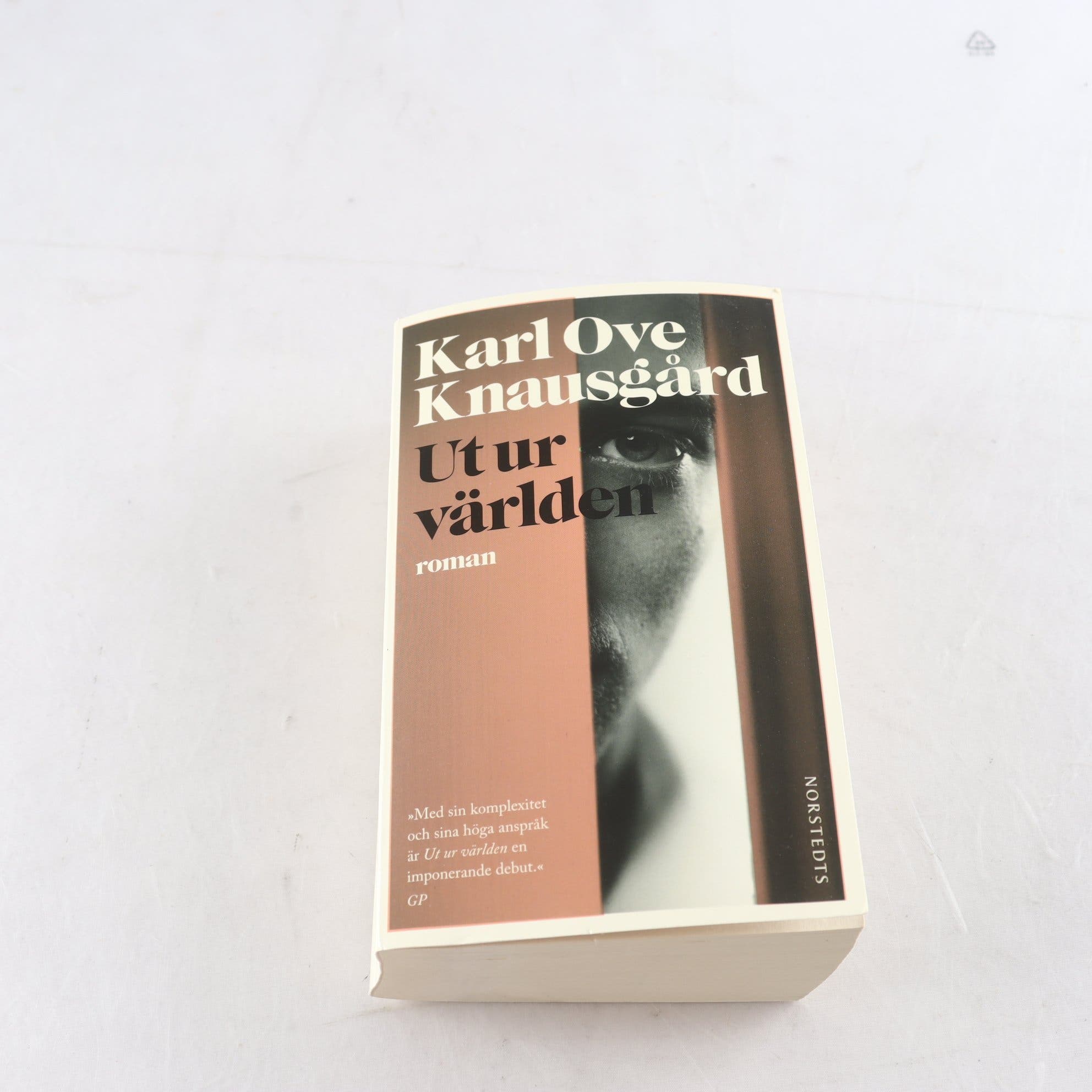 Karl Ove Knausgård, Ut ur världen