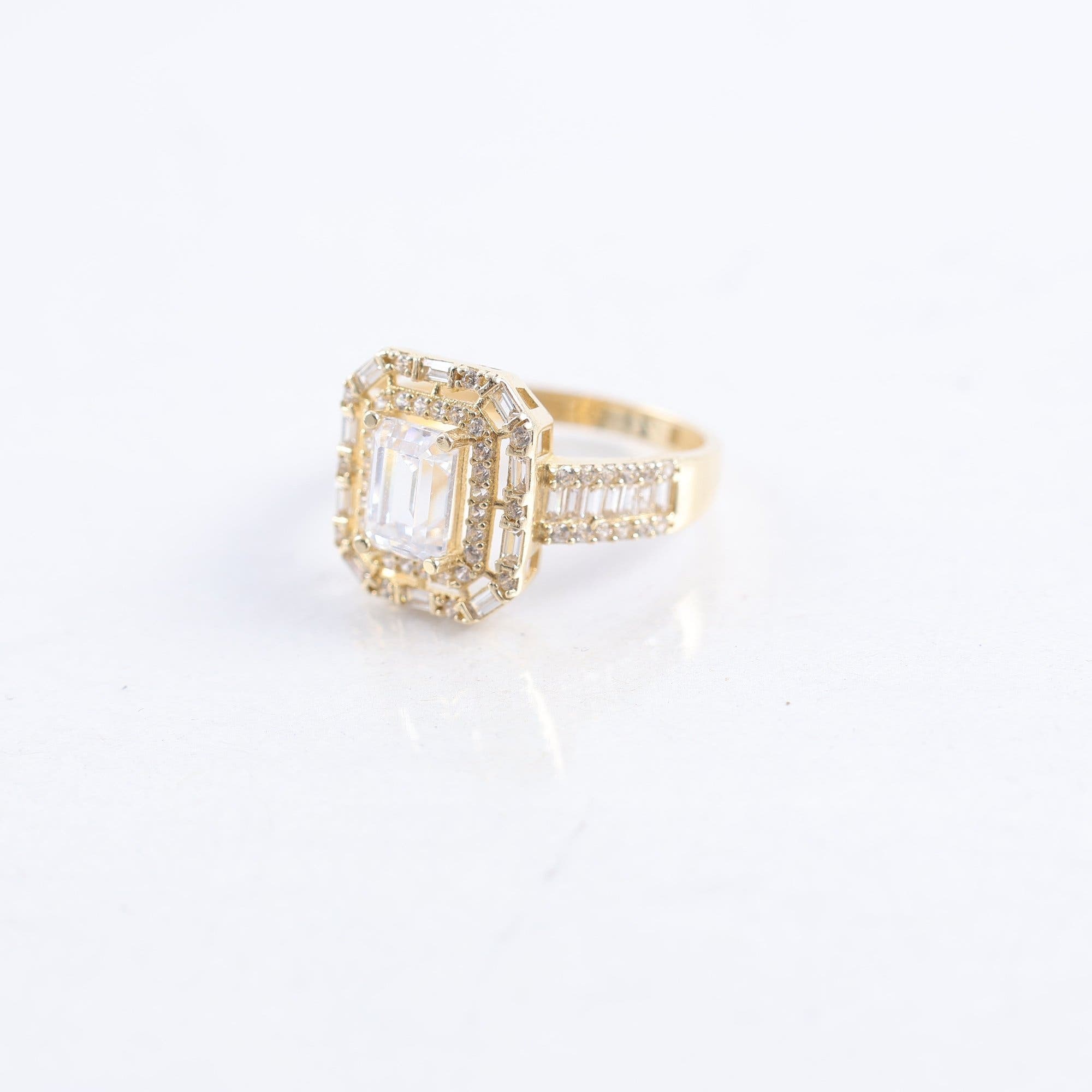 Ring, guld 14k, glas, markasiter