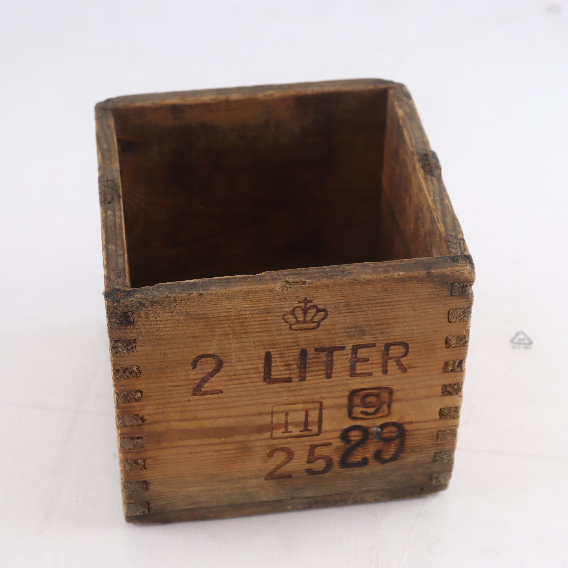 Trämått, krönt, allmoge, 2 liter
