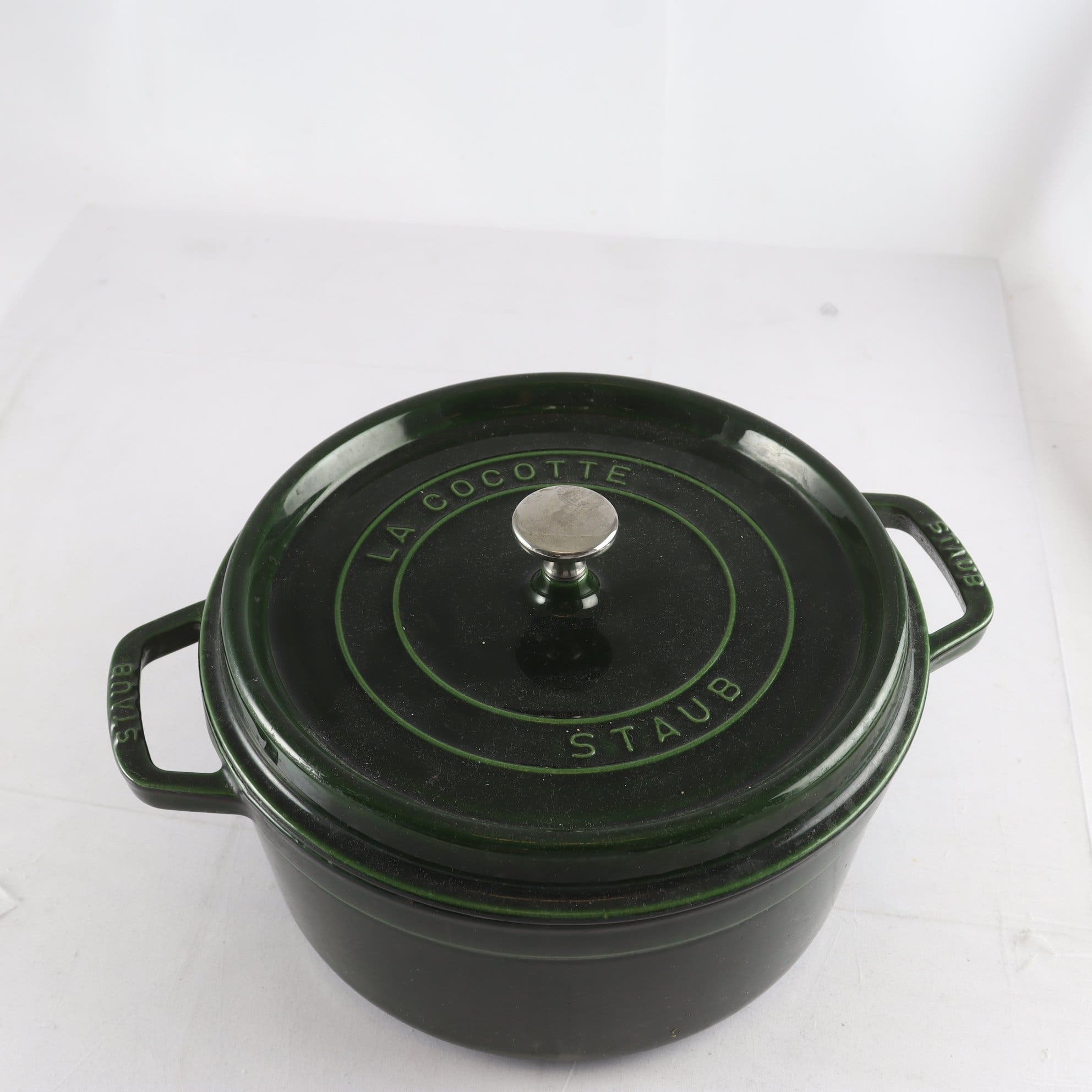 Kastrull, gjutjärn, Staub La Cocotte. Samfraktas ej.