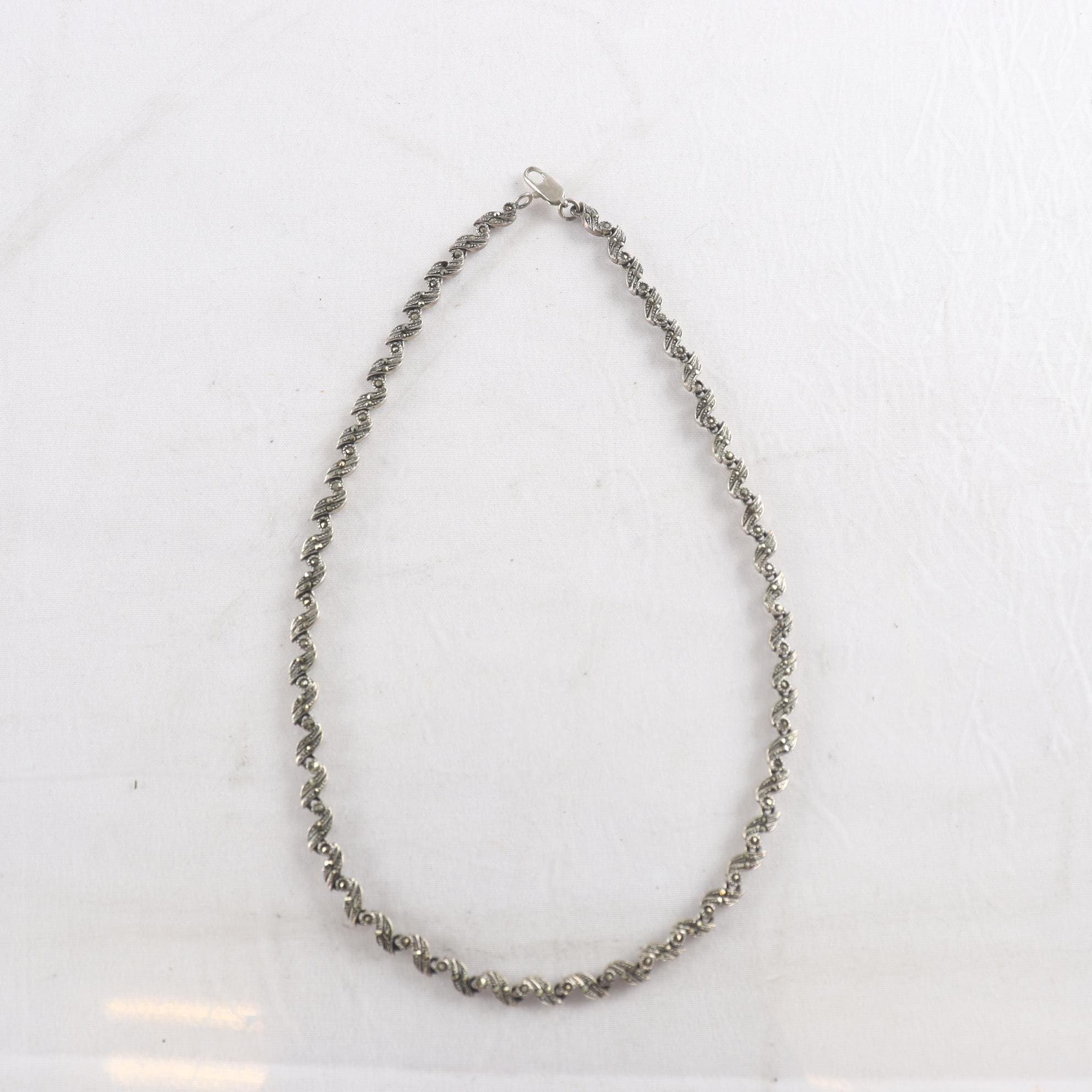 Silverhalsband med markasiter, 925.