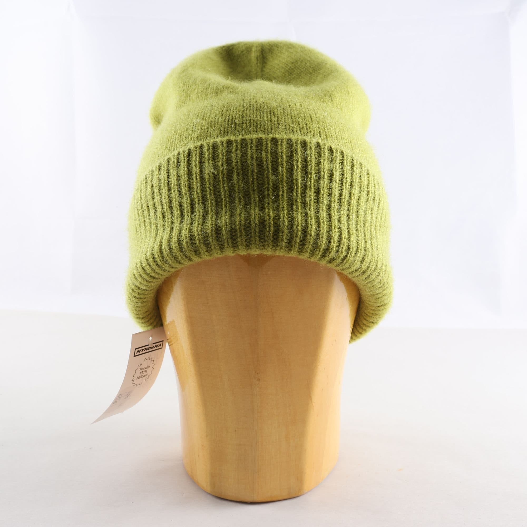 Mössa, Carin Wester, grön, 100% cashmere.