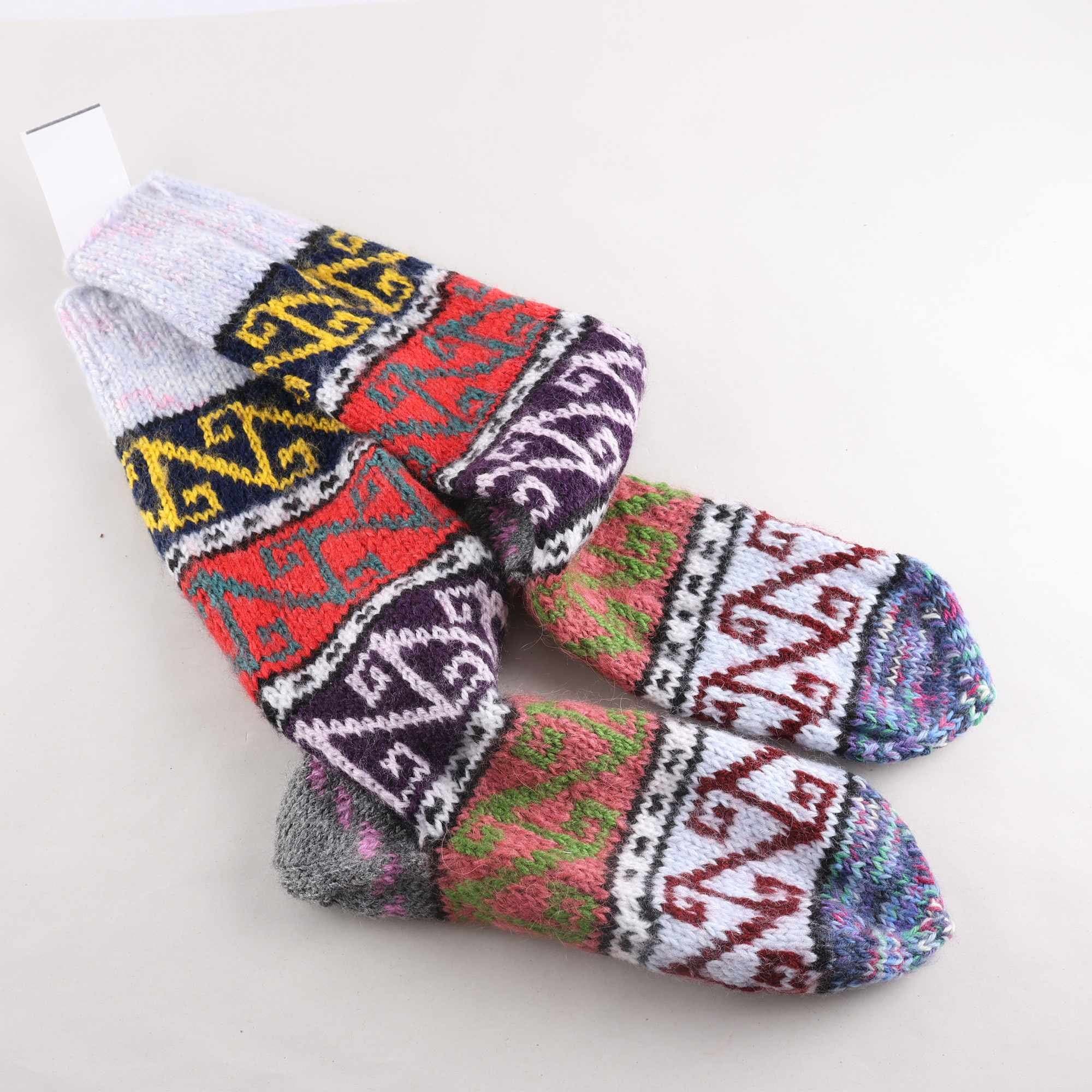 Stickade sockor, Okänd, grön, blå, grå.