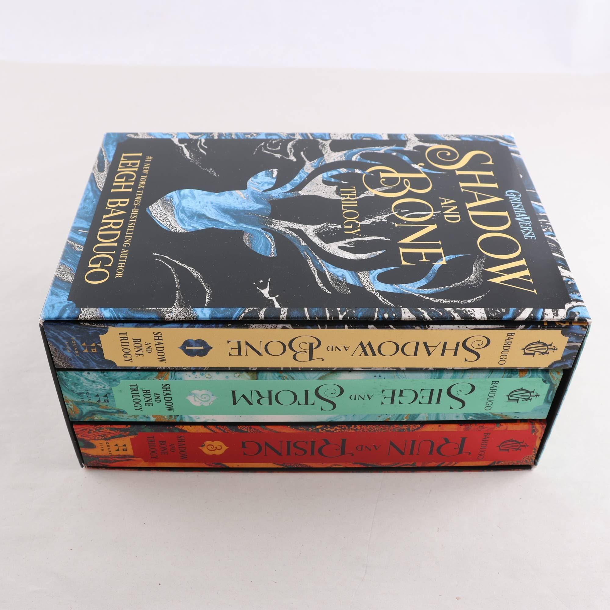 Leigh Bardugo, Shadow and Bone Trilogy, Vol. 1-3
