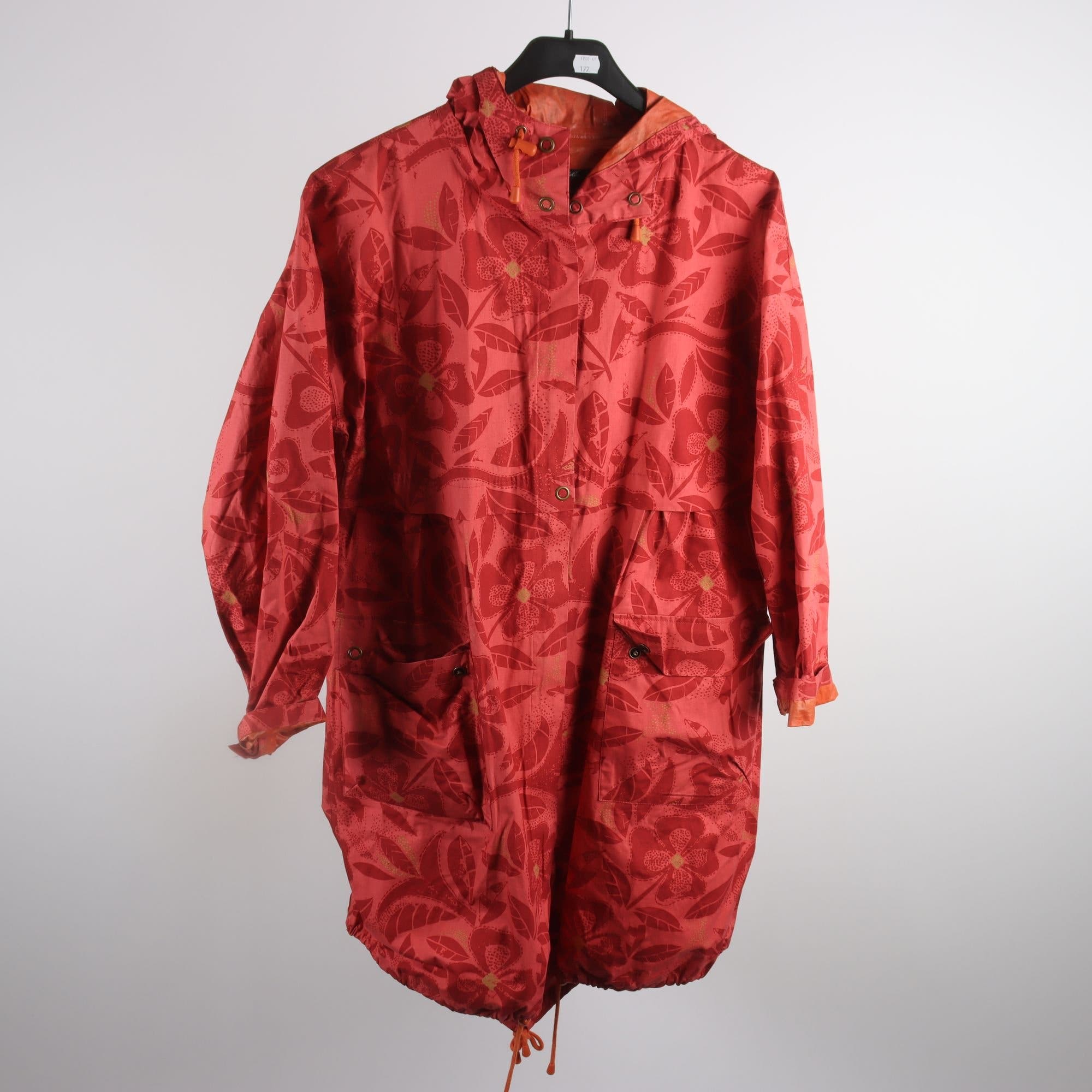 Skalkappa, Gudrun Sjödén, röd, mönstrad, stl. M